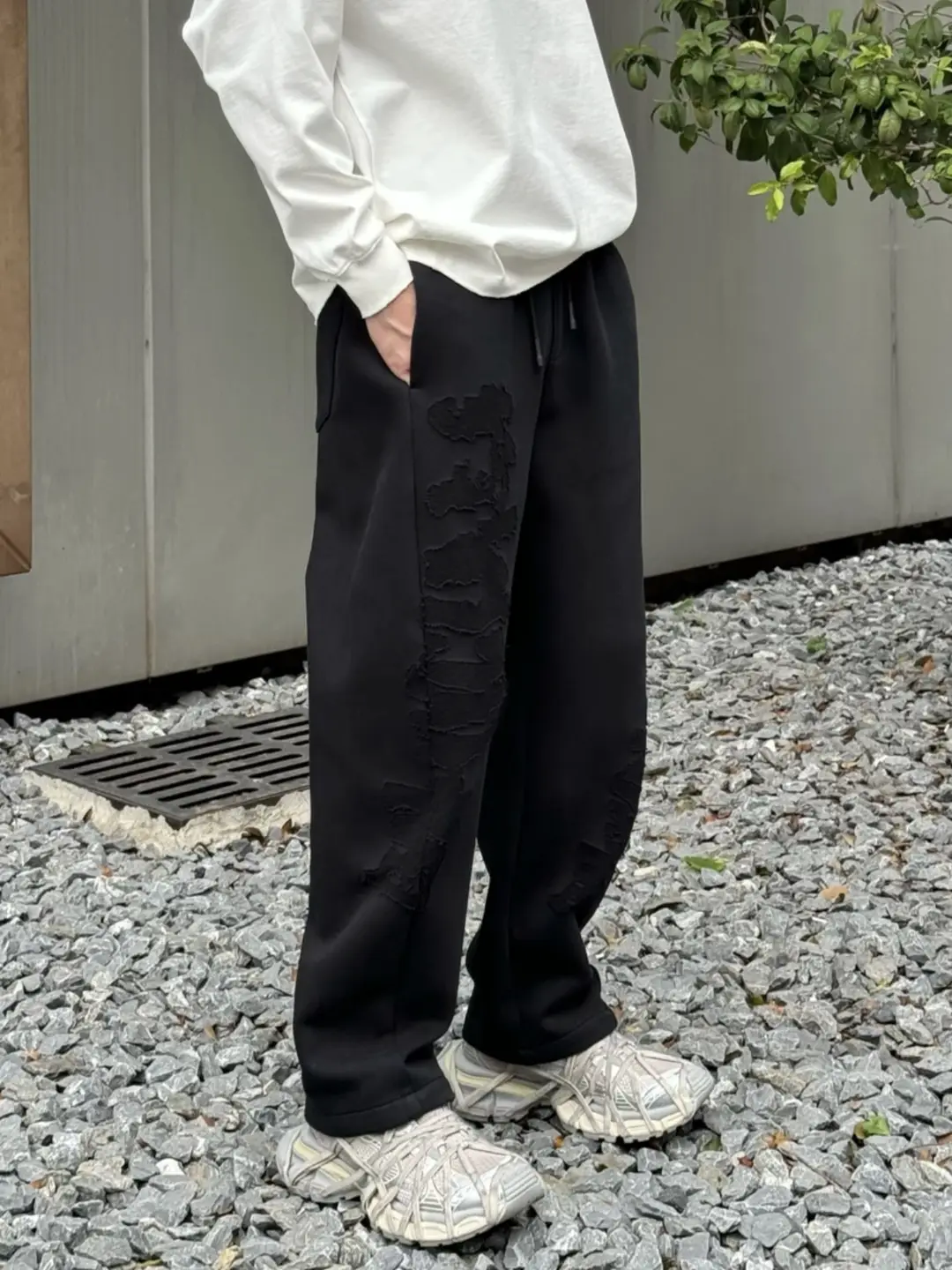 2024 Fall and winter New arrival Trendy Burnt and Frayed letter Distressed Casual Easiest for match Stylish Sweatpants Loose Same Style for Men and Women