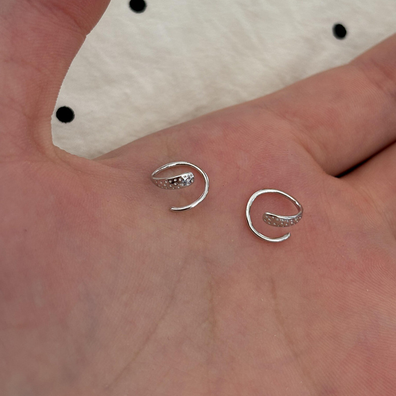 Spiral Earrings for Women, Niche Design, High-End Line Earrings, Small and Unique Geometric Ear Accessories, No Need to Take Them Off When Sleeping