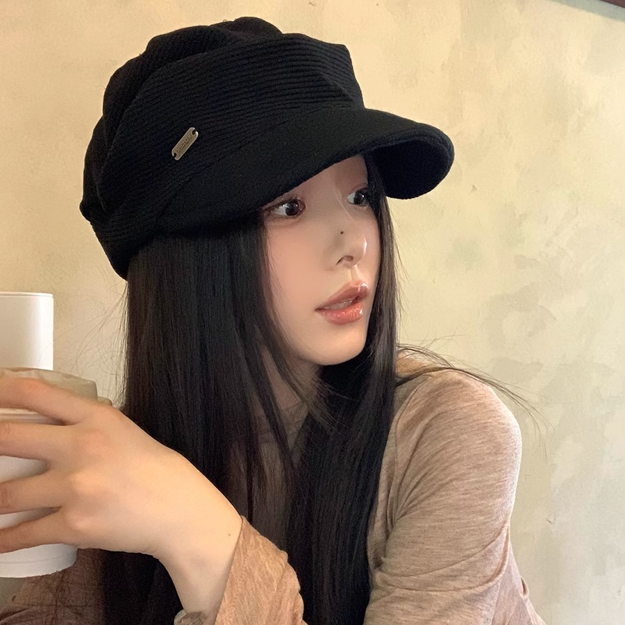 Japanese-Style Ins Small Iron Badge Beret for Women, 2025 Spring and Autumn Vintage Casual Versatile Face-Slimming Octagonal Hat