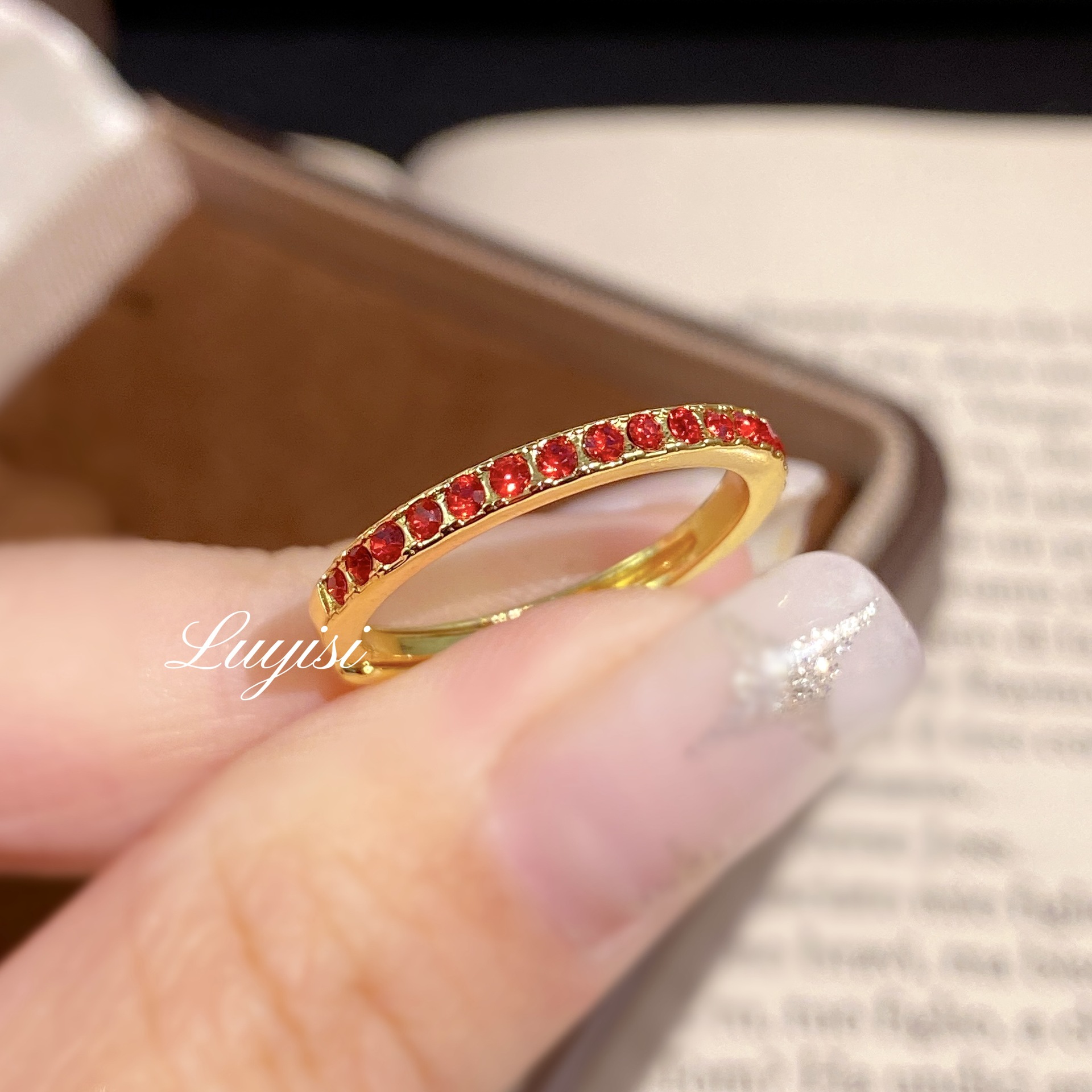 High-End Red Ultra-Fine Diamond-Studded Ring for Women, Fashionable Light Luxury Niche Design, Simple and Versatile Adjustable Ring
