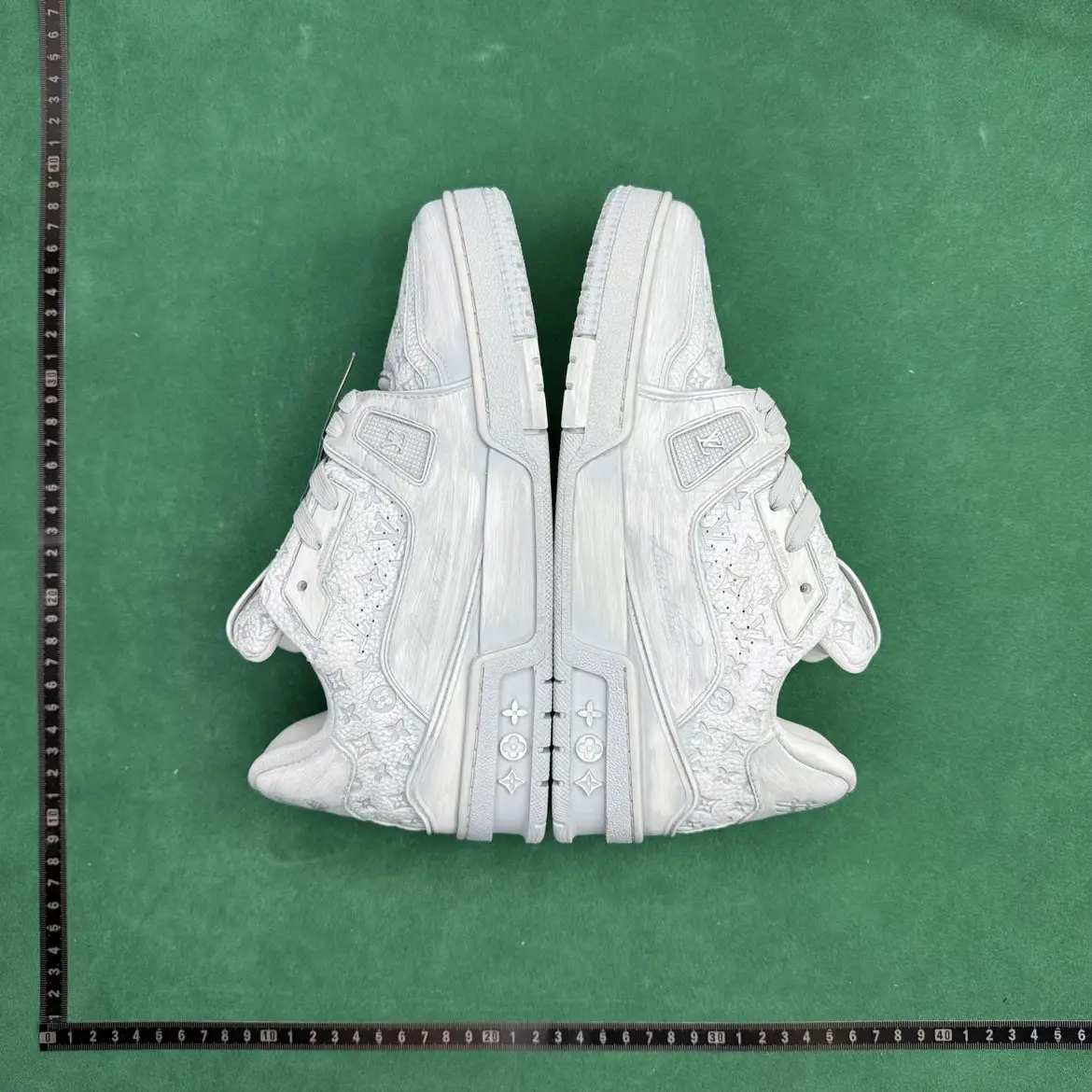 TT 3 cowhide letter embossed low top board shoes