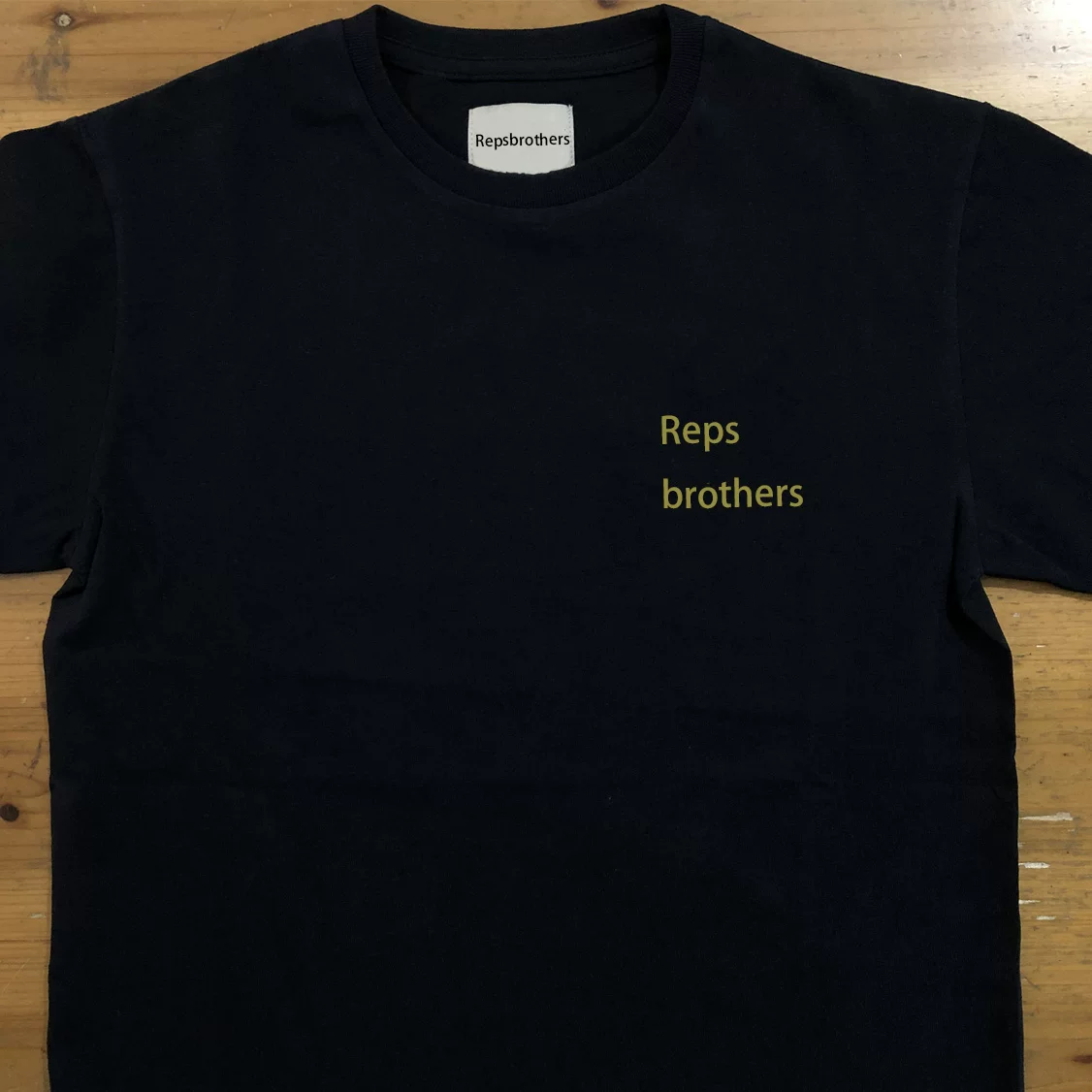 D. G T-shirt