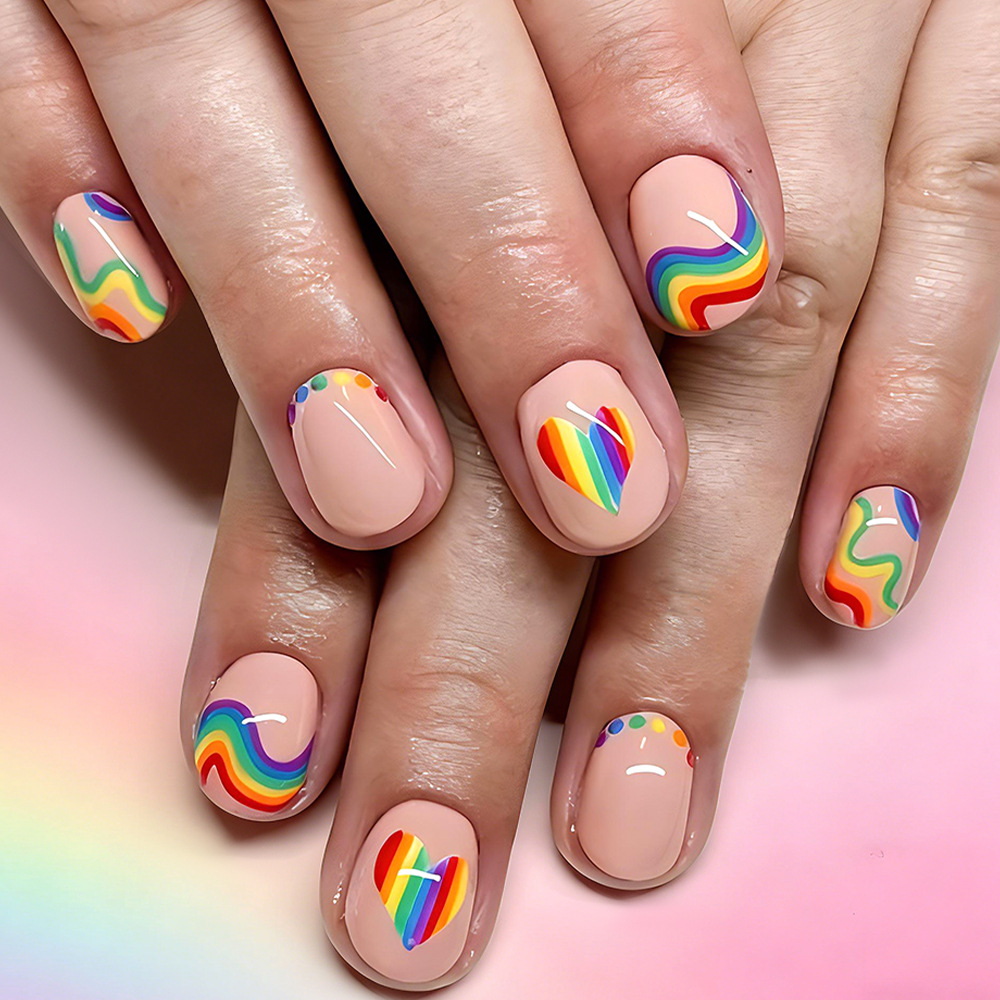 Short European-Style Wearable Nails with Rainbow Stripes, Dopamine Hearts, Sweet Fake Nails, 24 Pieces, Removable Nail Pieces