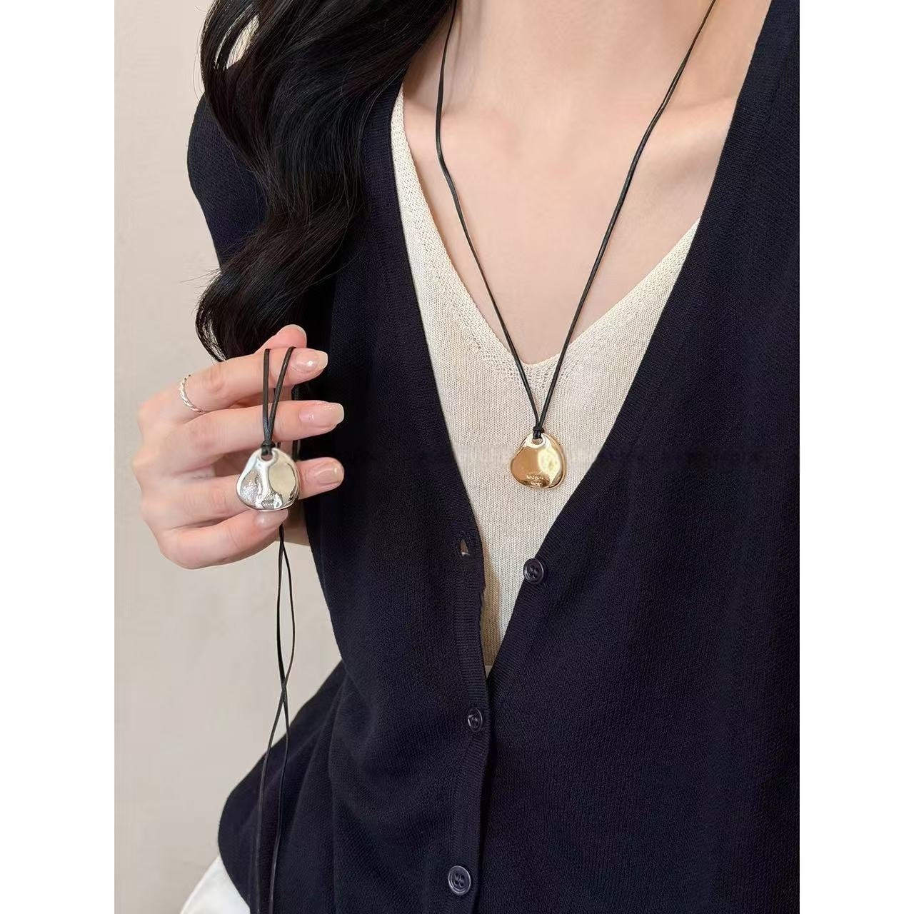 Korean New Style Ins-Style Letter Mohhe Irregular Pendant Black Rope Necklace Fashionable Versatile Casual Sweater Chain