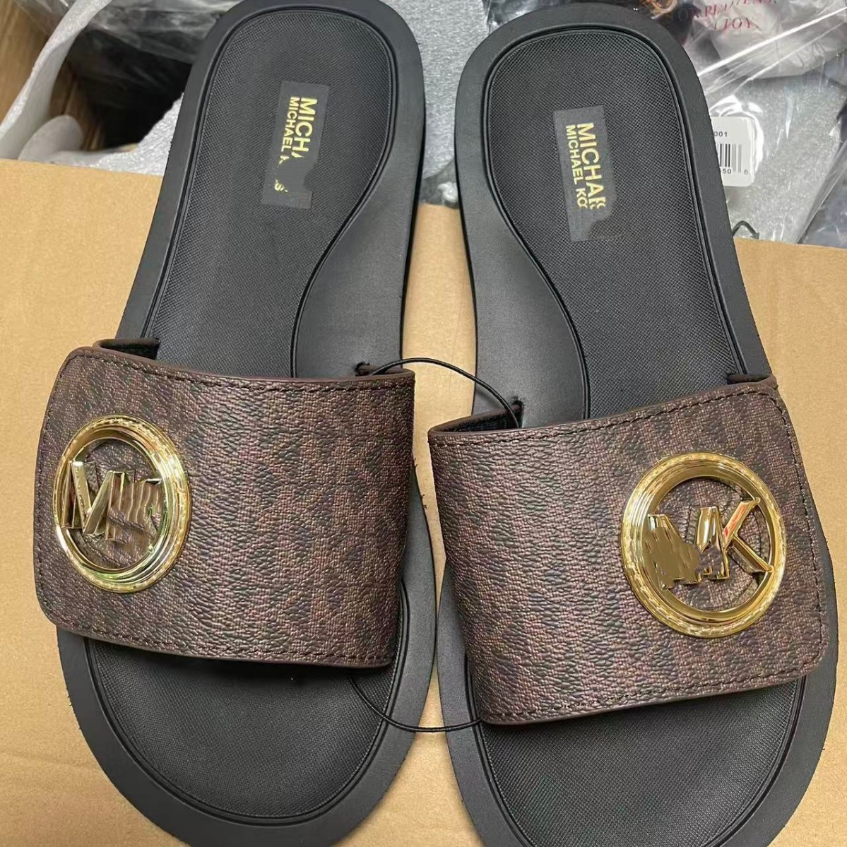 Flat M-Printed Women's Shoes, Large Size, Foreign Trade, Velcro Printed Thick-Soled Matte Slippers, Women's Shoes, Cross-Border Wholesale Slippers QC-foto från 1688 på Qualit.ly