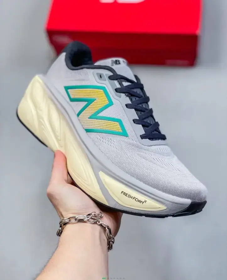 NEW BALANCE More V5