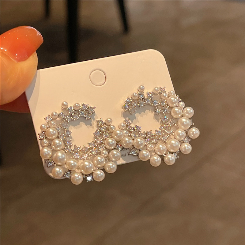 Silver Needle Korean Light Luxury Copper Alloy C-Shaped Pearl Earrings, Vintage Style High-End Round Zirconia Inlaid Hoop Earrings Wholesale