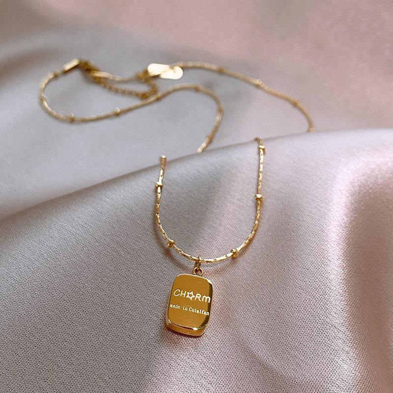 Korean Style Letter Square Brand Asymmetrical All-Over Titanium Steel Necklace for Women, Fashionable Elegant Clavicle Chain, Simple and Versatile Necklace for Women