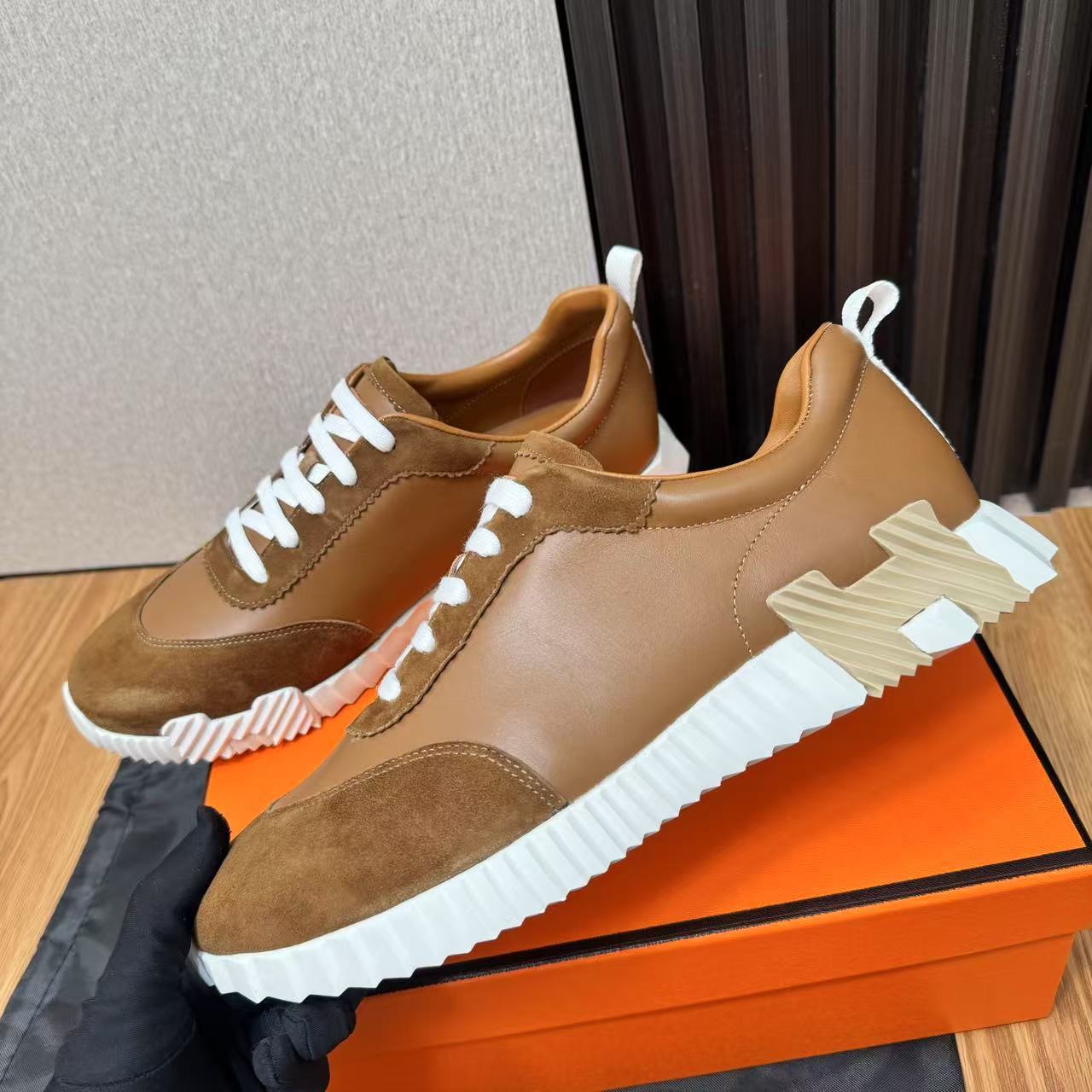 Foreign Trade H Brand Men's Shoes Summer New High-End Genuine Leather Single Shoes Women's Casual Sports European Station Mesh Breathable Shoes Foto QC de 1688 na Qualit.ly
