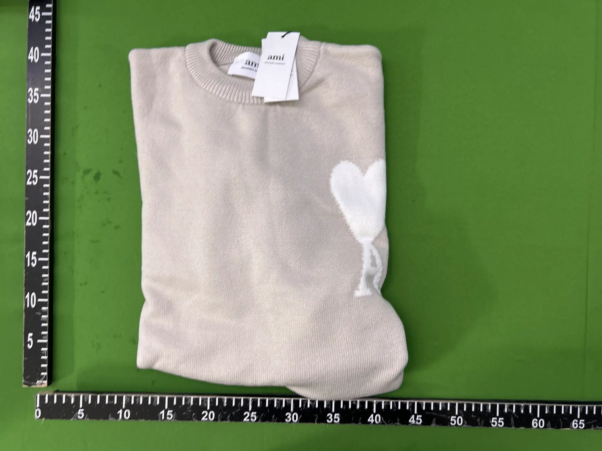Cross-border versatile knitted sweater with a heart-shaped crew neck