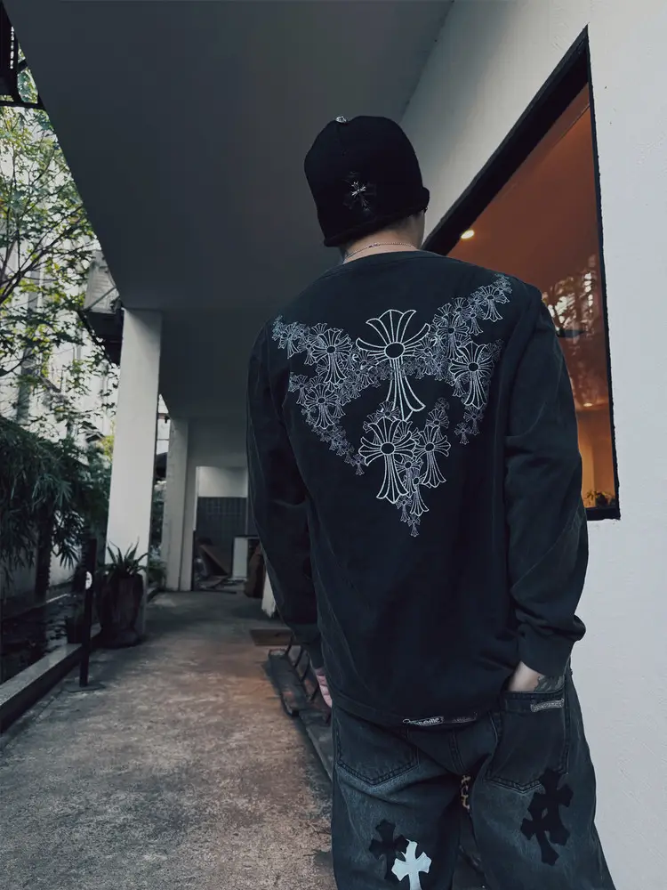 [Not Available Series] Ch Style Vintage Distressed Butterfly Cross Long-Sleeve Sun Fade Pullover Tee