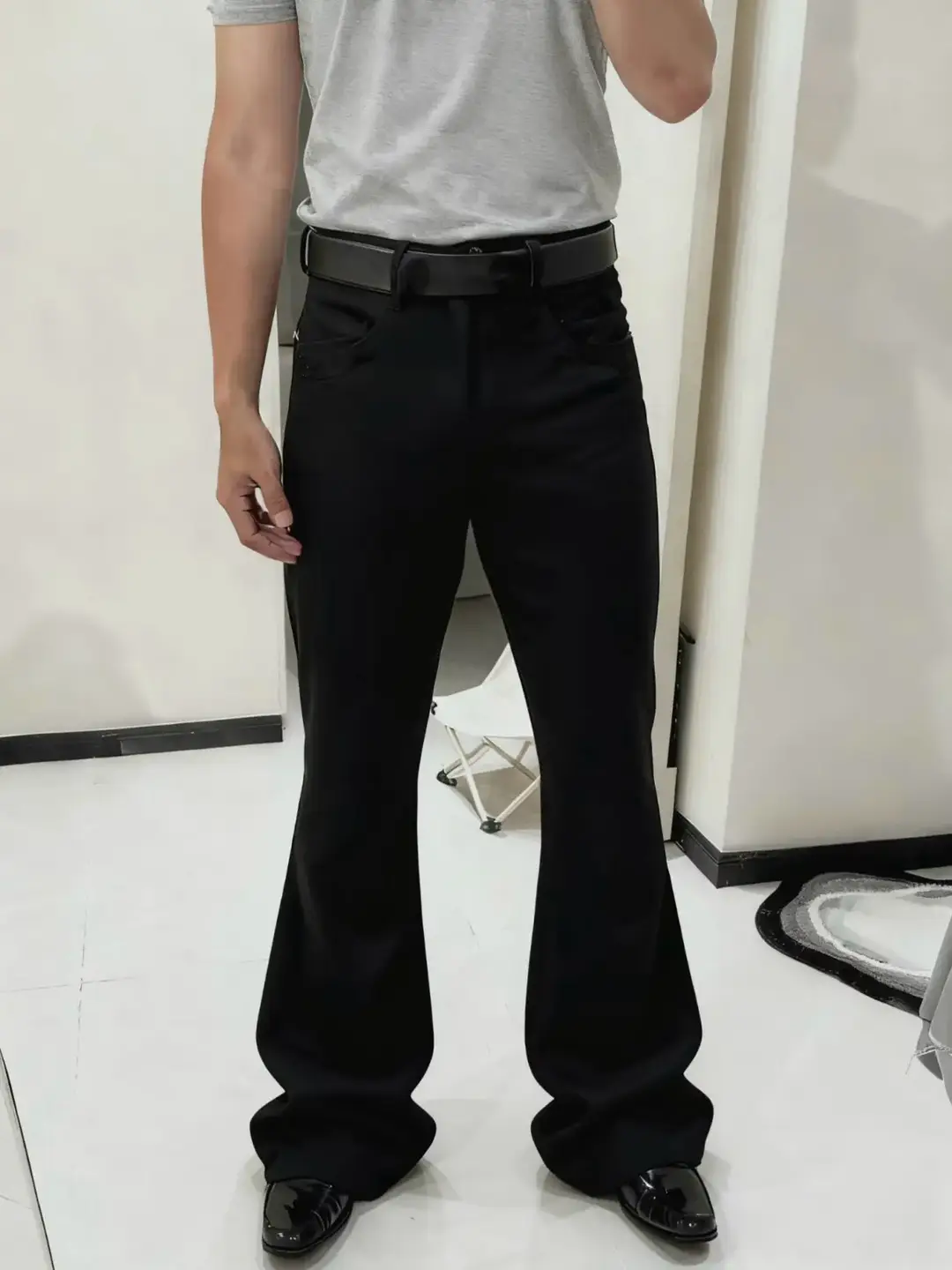 The Most Popular Pants of the Year by Demna: Black Coated American Retro Jeans with Metal Buckles, Straight-Leg and Slightly Flared, Same Style as Song Weilong