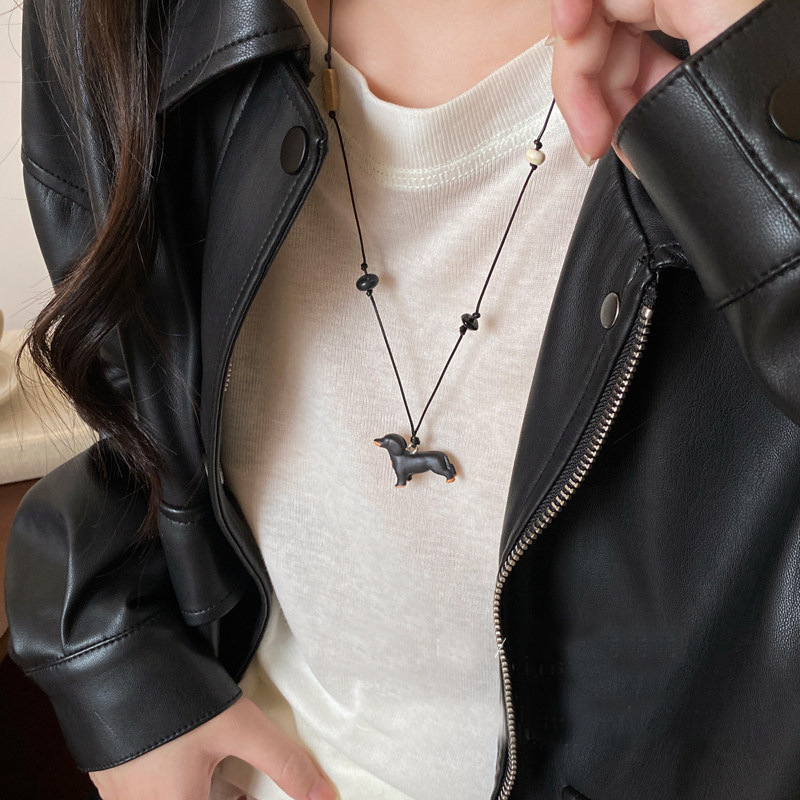 Three-dimensional dachshund dog black rope long necklace women's literary retro elegant Joker high sense neck chain sweater chain wholesale