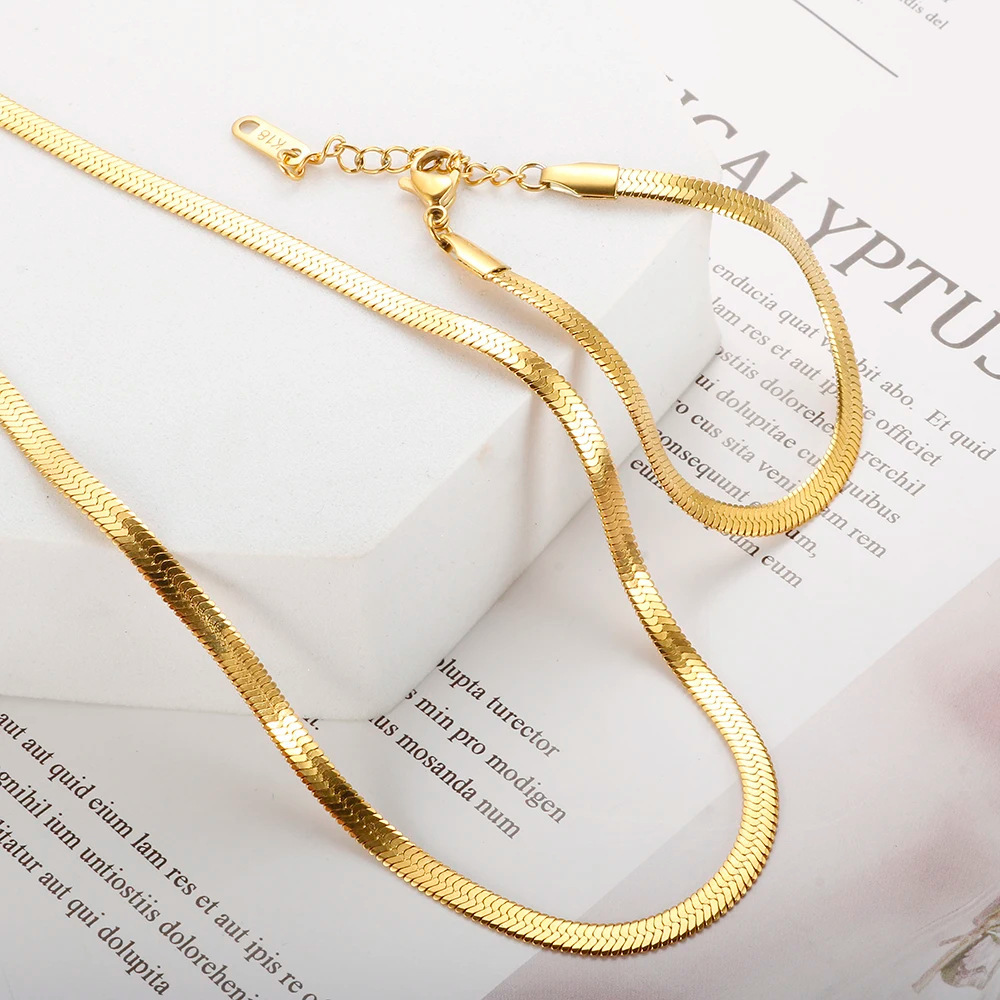 2024 New 18K Gold High-end Sense Golden Snake Bone Chain Handicraft for Women Ins Cold Style Simple Mori Style Without Falling
