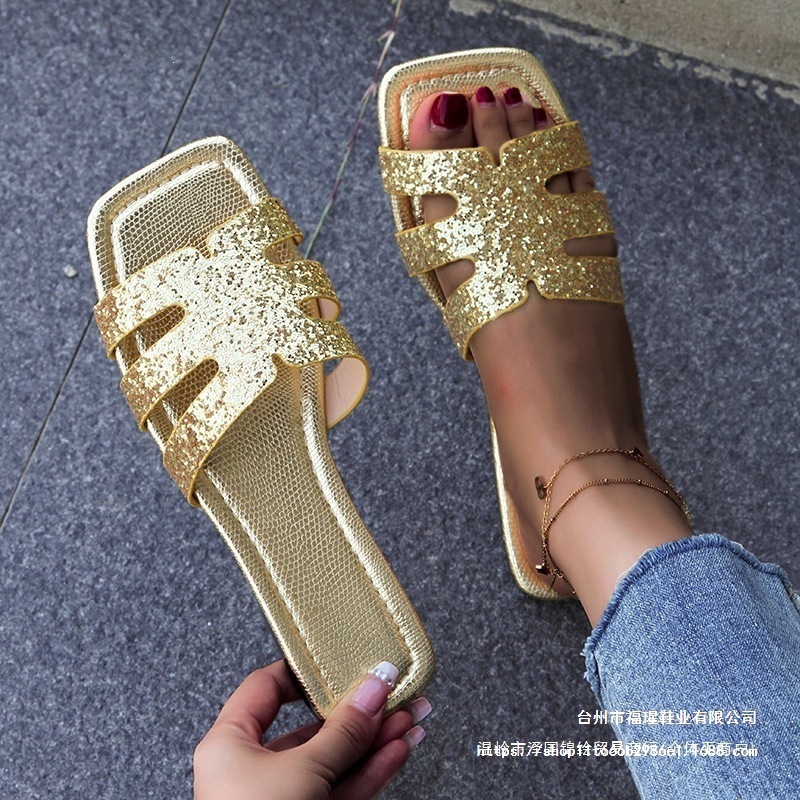 Large Size Flat Slippers for Women, 2025 New European and American Fashion Style, Women's Vacation Beach Sandals, Black