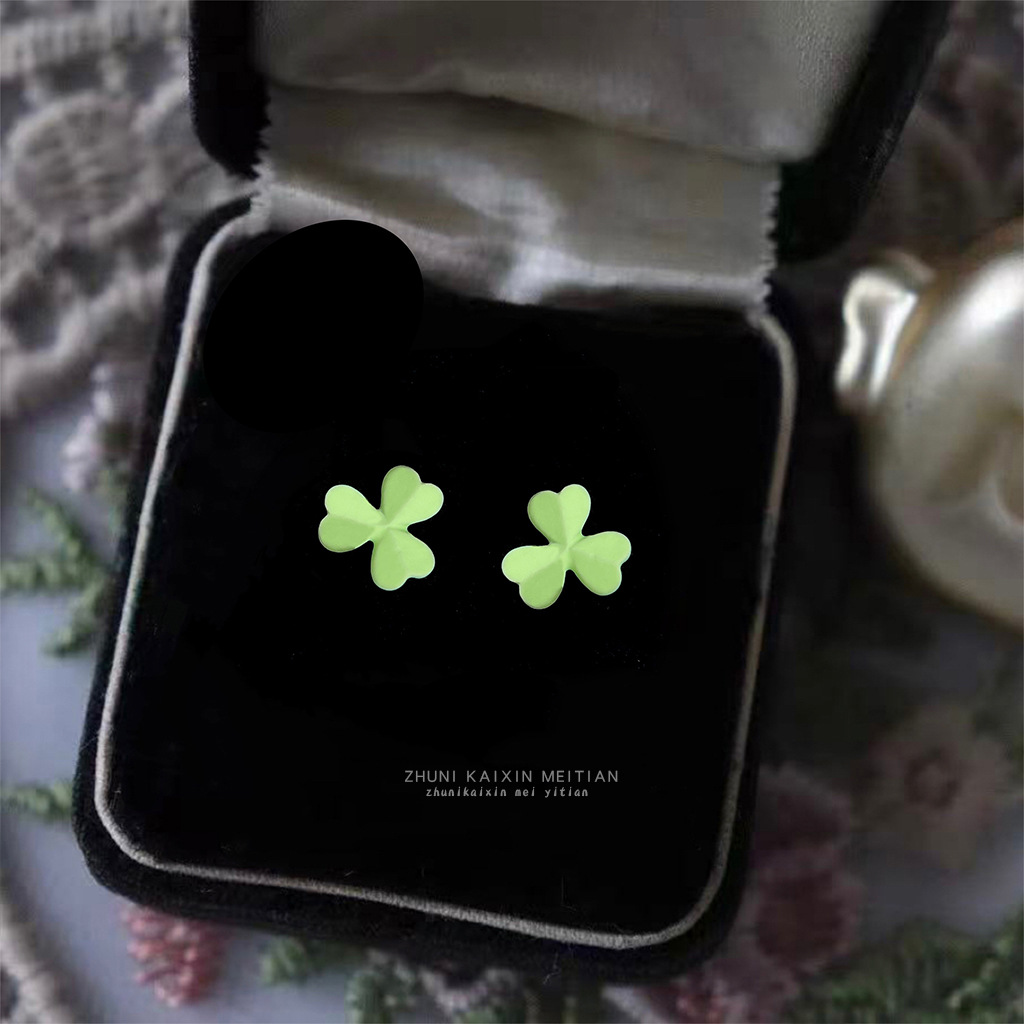 Lucky sign-up ~ Mori fresh clover mini paint earrings early spring green leaves temperament earrings for women