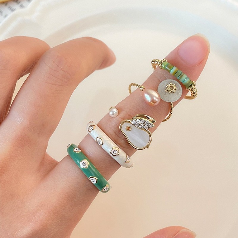 Pearl and Jade Rabbit Ring for Women, French Retro Style, Elegant and Stylish, Stackable, New Sweet and Cool Open Ring, Index Finger Ring, Trendy
