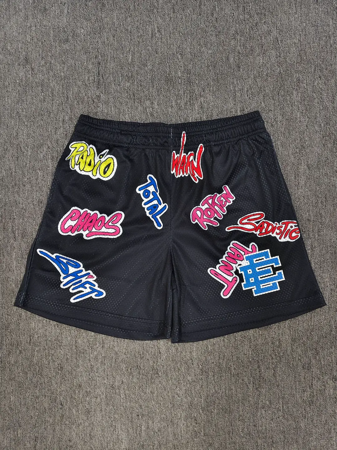 Cross-border American four-point pants men's leisure fitness limited black graffiti letters mesh sports shorts in stock wholesale