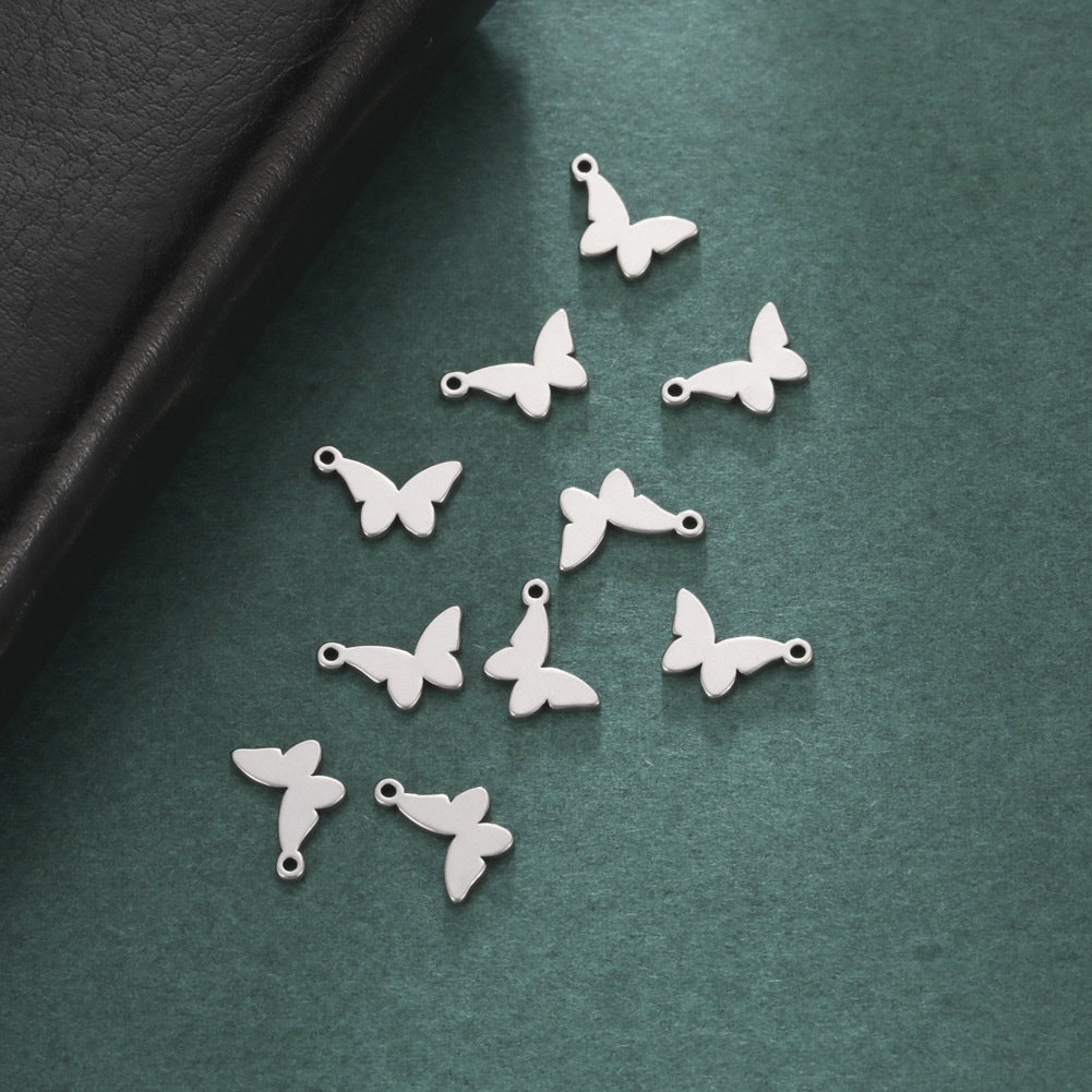 Yiwu small jewelry titanium steel cutting 18K gold plating does not fade butterfly shape 304 material stainless steel pendant