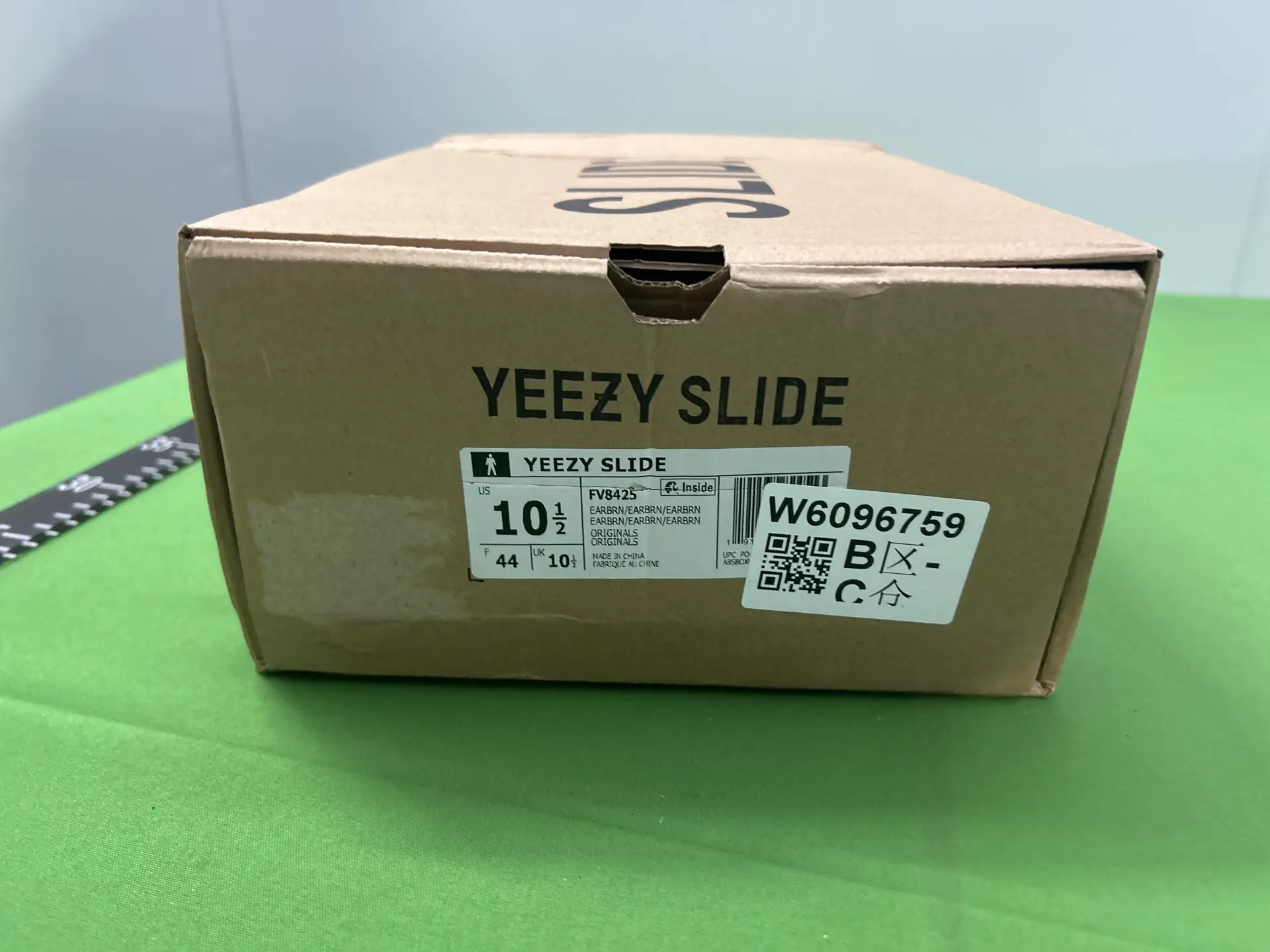 Yeezy Slide