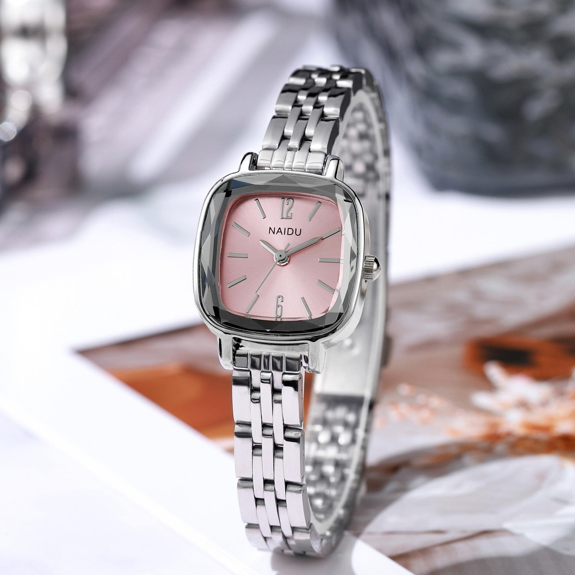 New diamond cut small square plate watch ladies light luxury steel band quartz watch manufacturers best selling retro goddess wrist watch