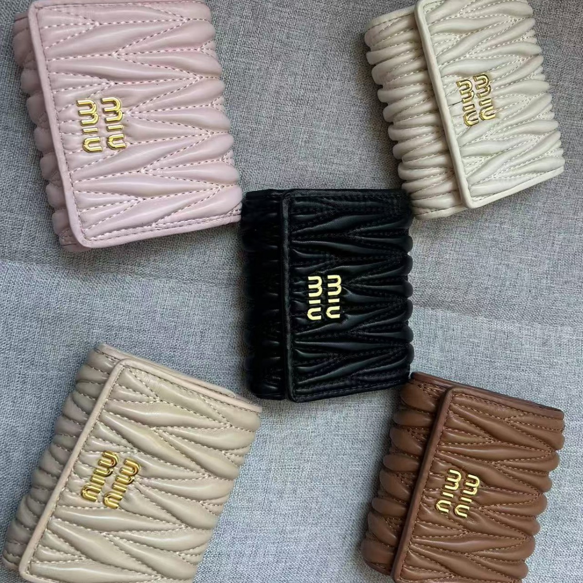 In-Stock Women's Wallet, Fashionable Pleated Sheepskin Card Holder, Sweet and Cute Large-Capacity Coin Purse, Wholesale Genuine Leather QC-foto från 1688 på Qualit.ly