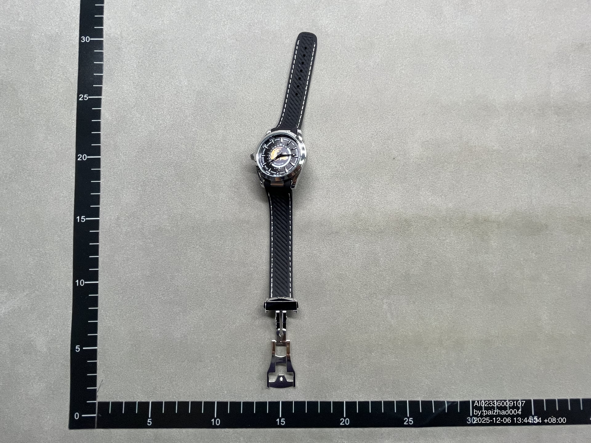 European-style High-quality Men's Watch Export Hot-selling Paragraph Three-pointer Silicone Belt Quartz Watch Factory Wholesale QC