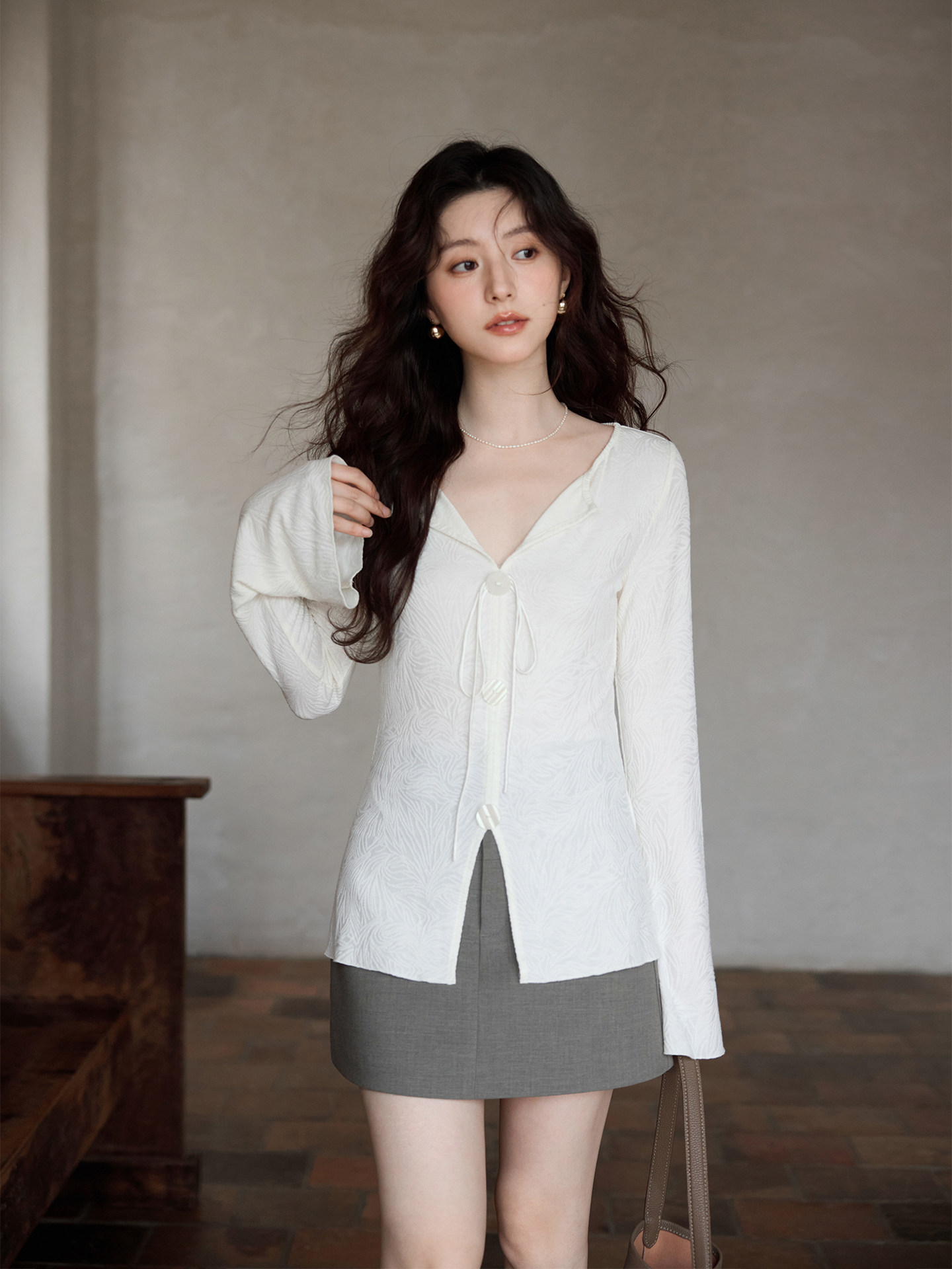 Ximeng 2026 New Spring Korean Style Trendy Top with Textured Jacquard, Youthful V-Neck Long-Sleeve T-Shirt for Women