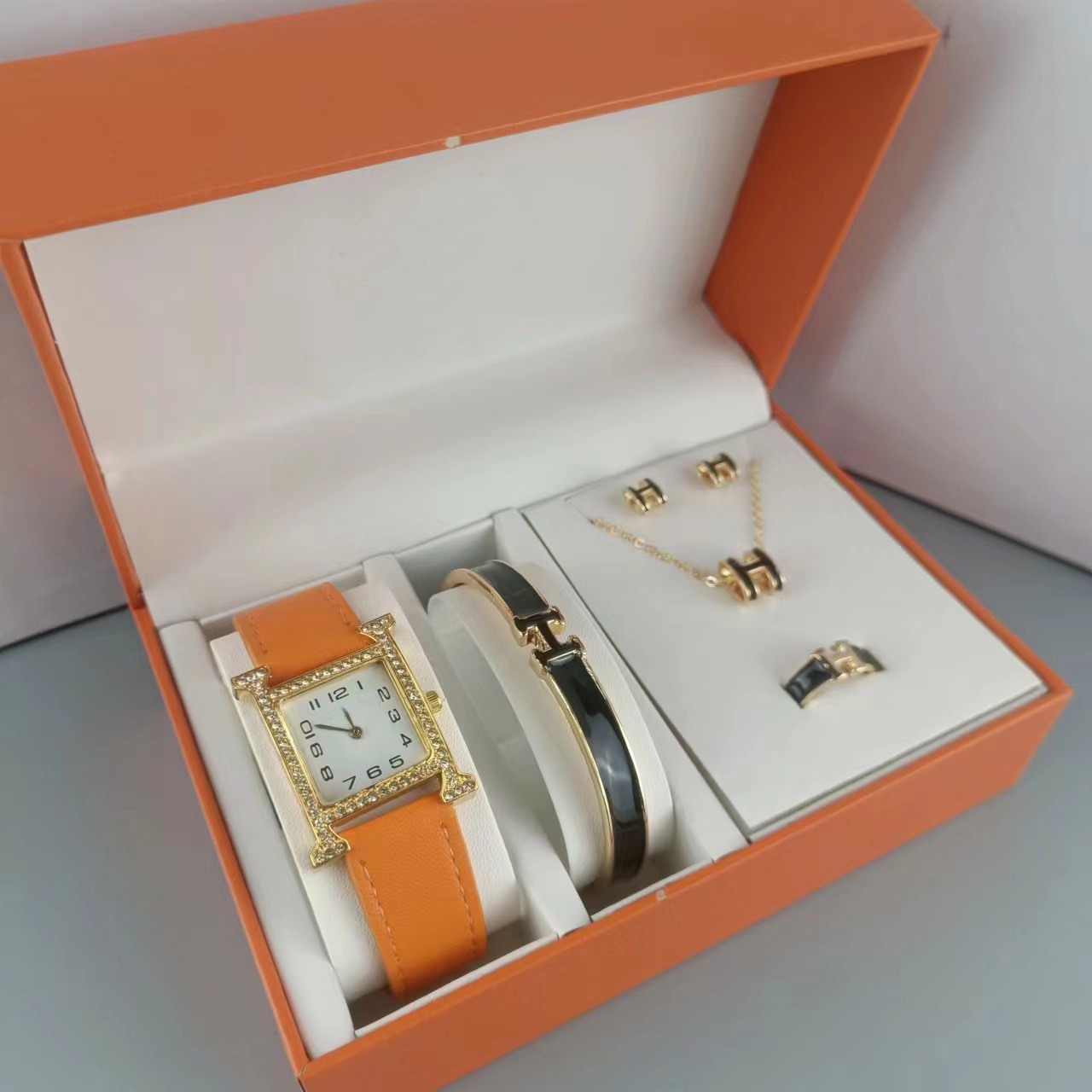 H Five-Piece Set of Retro Fashion Square Women's Quartz Watch Classic Casual Cross-Border Foreign Trade Supply Fashion Watch