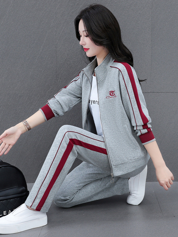 High-Quality Cotton Women's Sportswear Set 2026 New Spring and Autumn Loose Plus-Size Stylish Age-Reducing Casual Wear Three-Piece Set