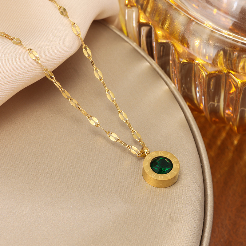 Gold-Plated Green Diamond Roman Numeral Necklace for Women, Light Luxury Niche Clavicle Chain, Titanium Steel Versatile Elegant Neck Chain