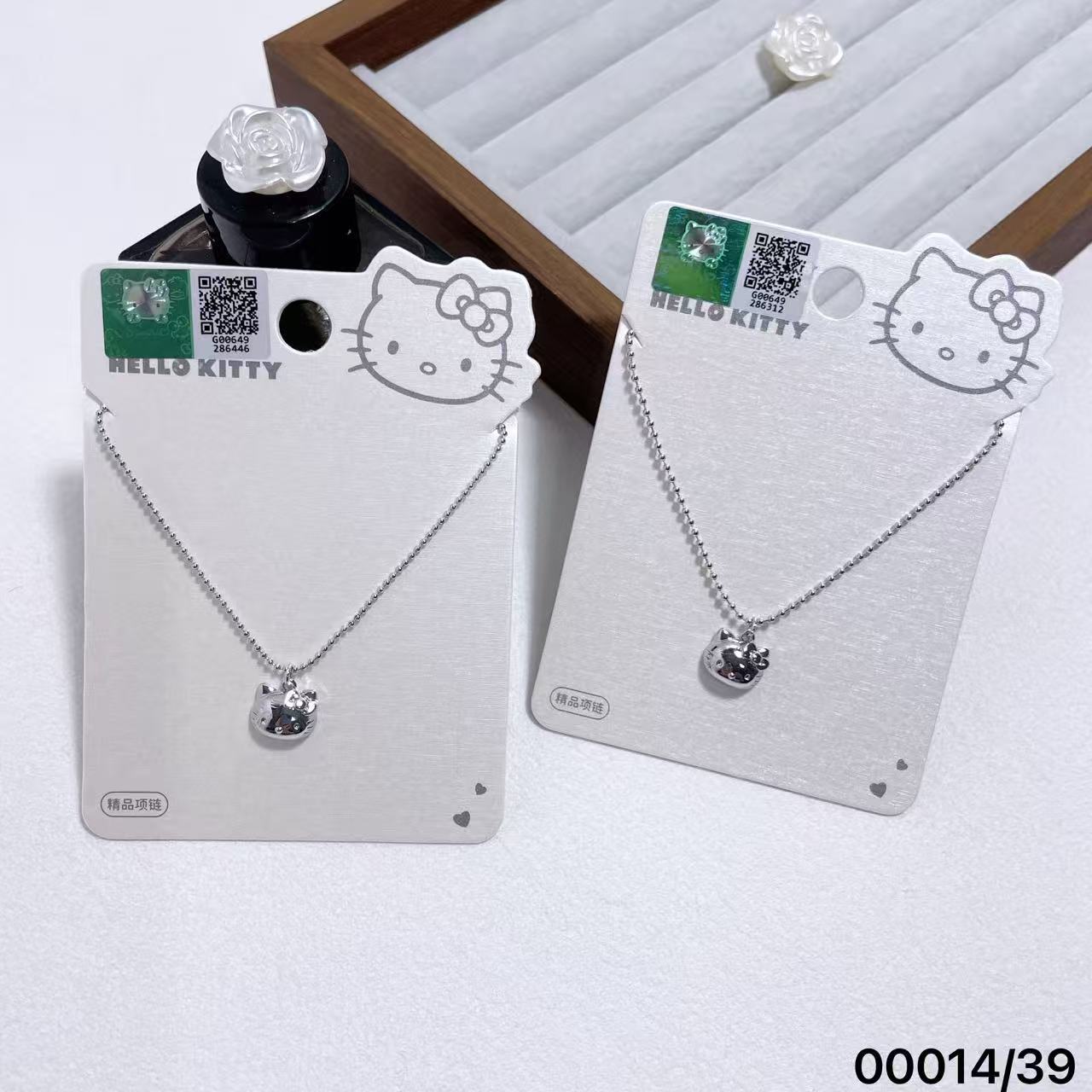 Authenticly Authorized Hello Kitty Exquisite and Fashionable Kt Cute Cartoon Necklace 00014
