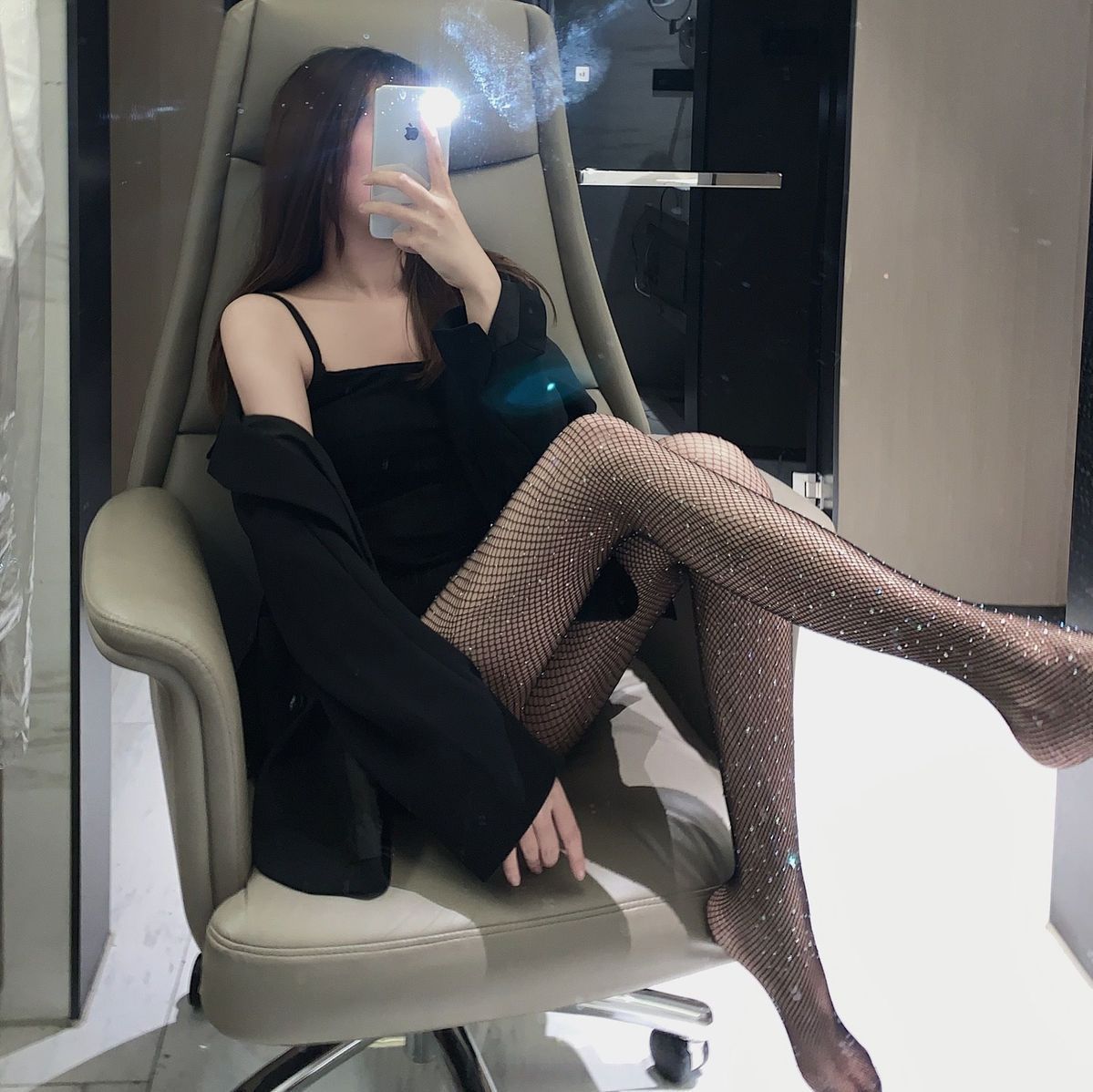Wholesale nightclub hot drill hollow small mesh fishnet stockings foreign trade shiny sexy colored diamond stockings thin stockings