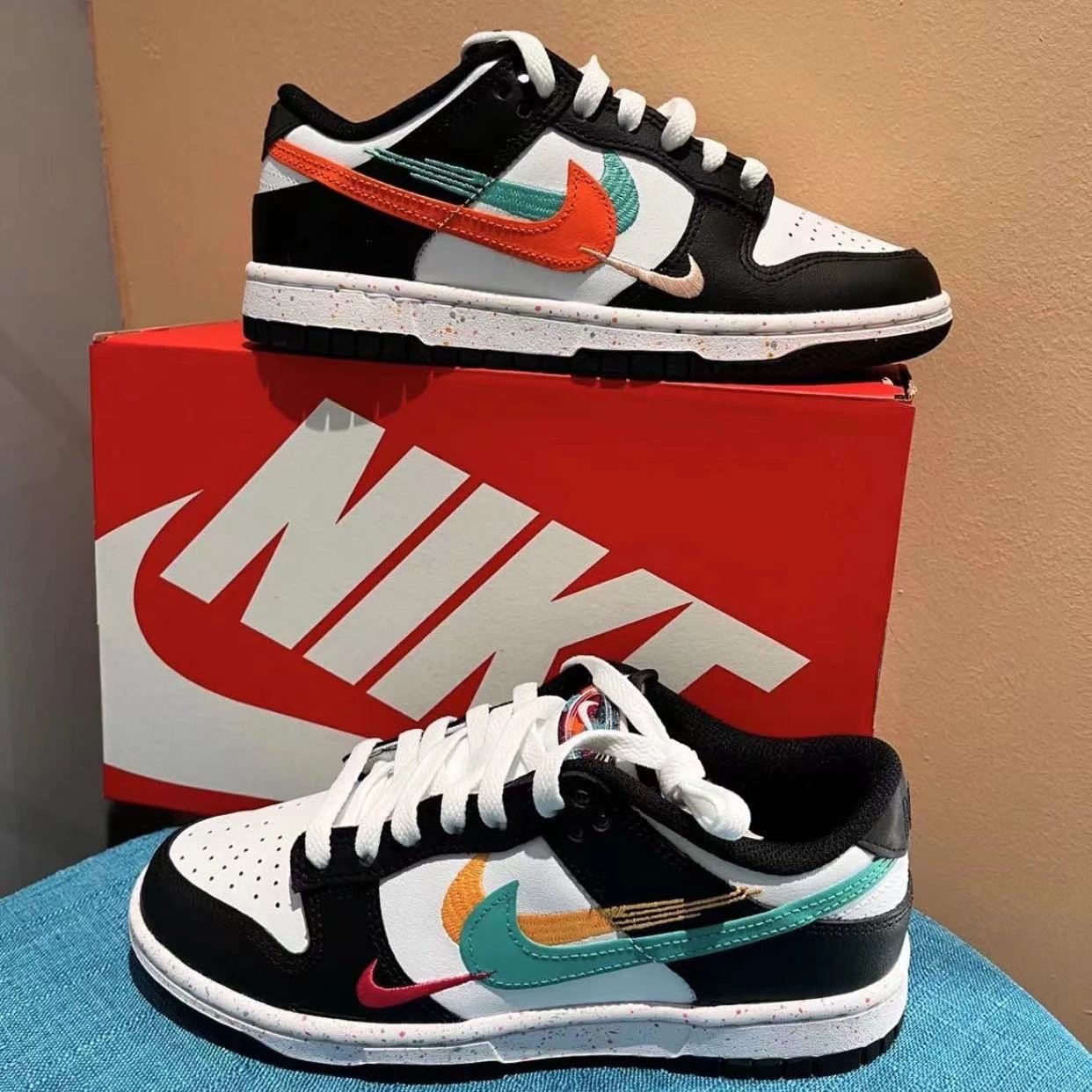 Pure original dunk black and white panda three color hook men and women with the same trend explosion high color value net red low-top board shoes