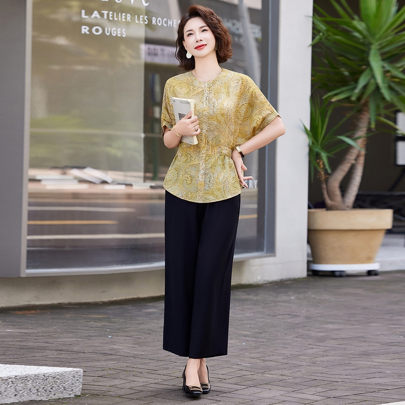 2025 New Fashionable Mom Summer Dress Western Style Suit Middle-Aged and Elderly Women's Loose Slimming Look Printed Shirt Two-Piece Set