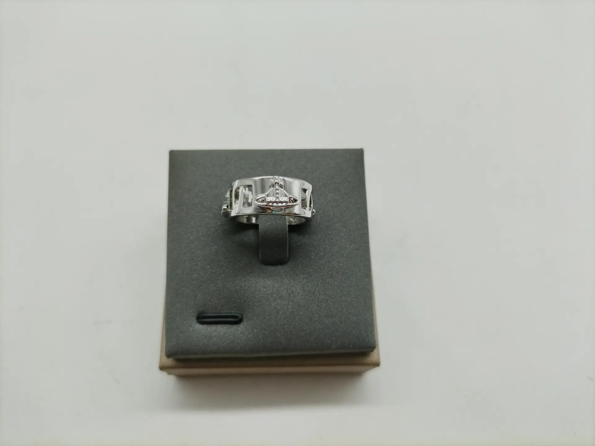 Fashionable silver white wide face button patterned Saturn Ring-D8013