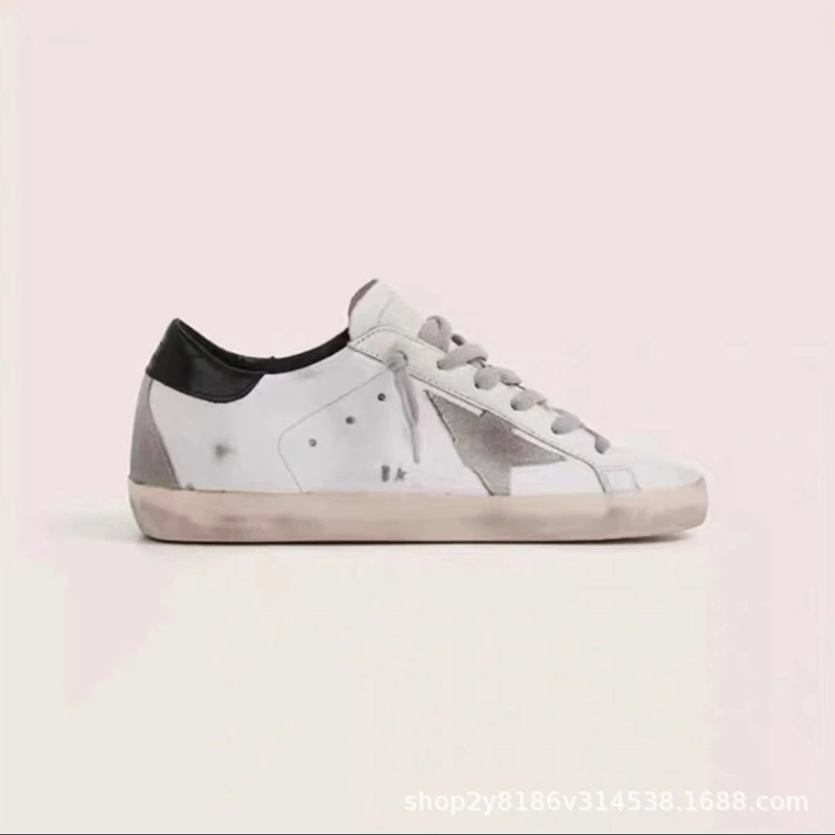 j.e Sneakers
