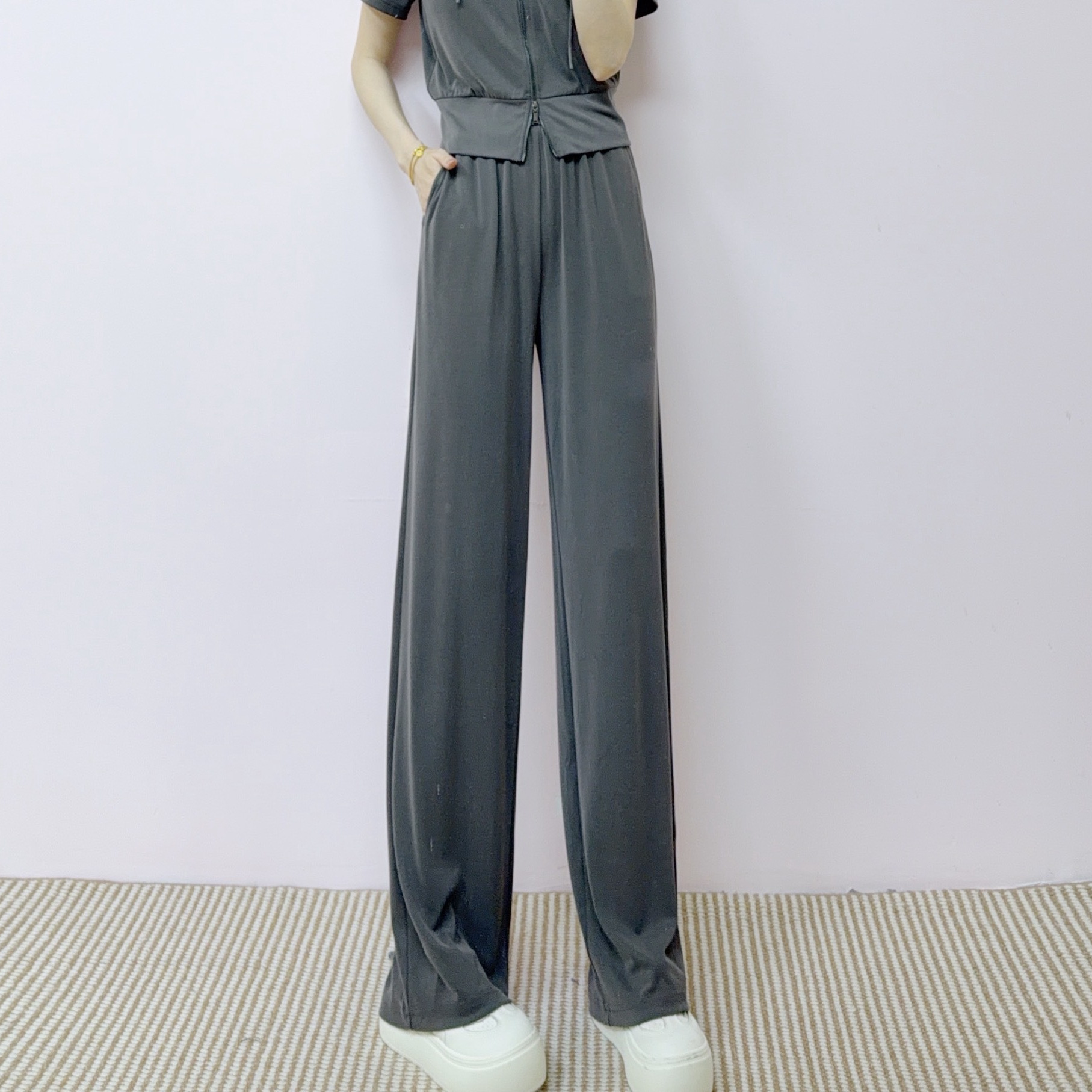 [Available in Stores] 2026 Spring/Summer Fashionable Casual Slimming Draped Floor-Length Wide-Leg Pants 684