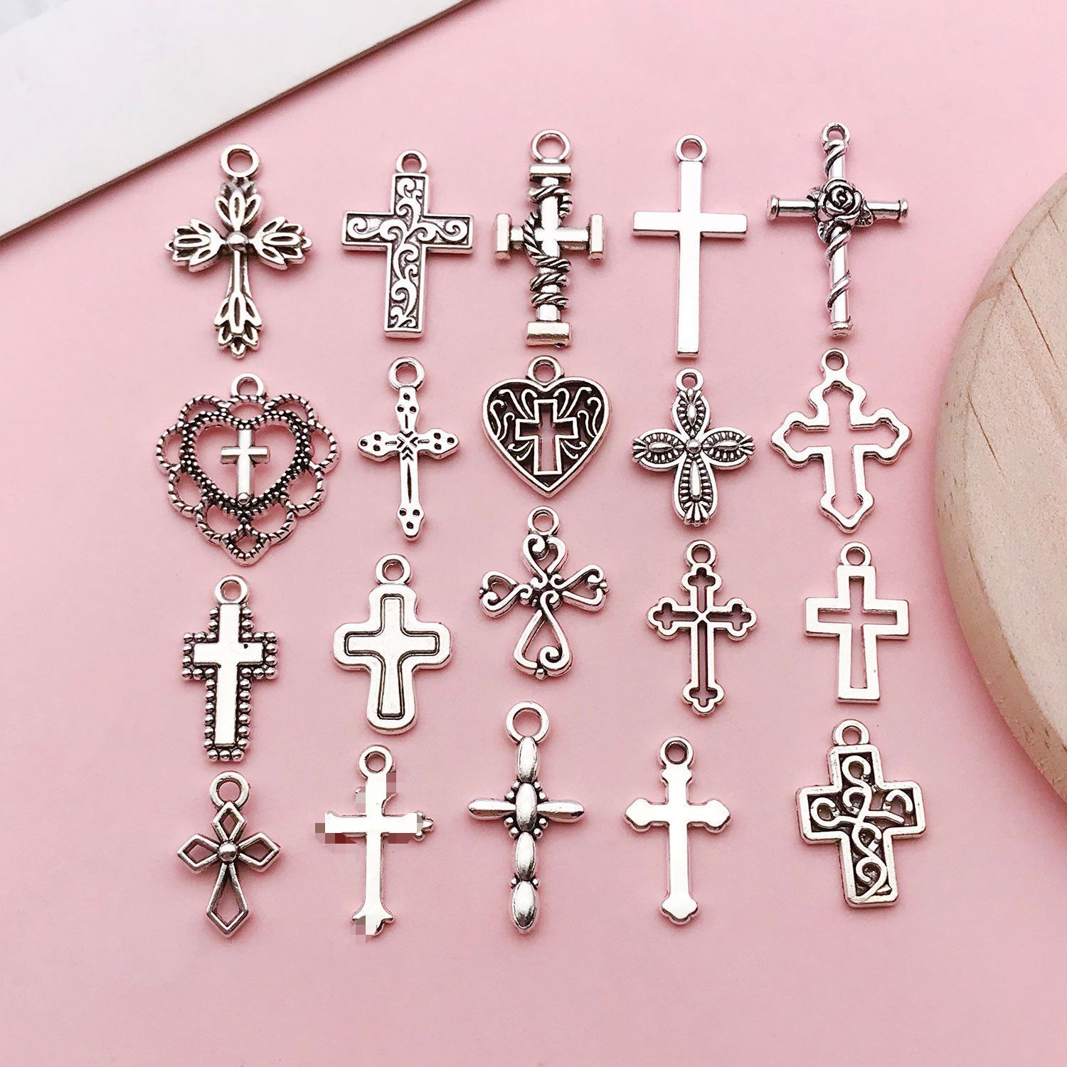 Mix 20 Ancient Silver Cross Accessories Vintage Distinctive DIY Necklace Keychain Accessories Pendant Material Amazon