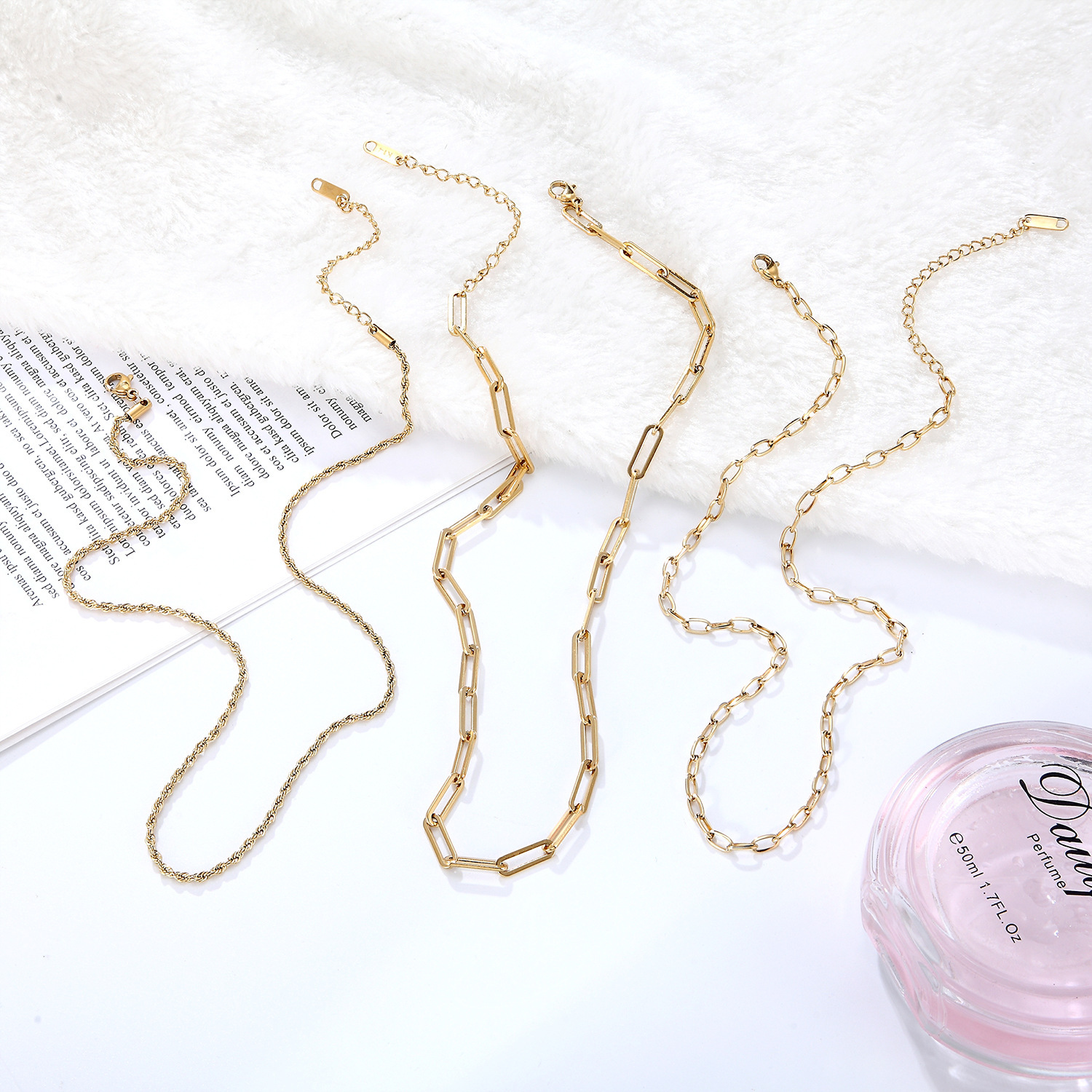 Simple 14K Gold Titanium Steel Chain Necklace Niche Joker Stacked Twist Chain Women's Cross-border Minimalist Cross Chain Wholesale