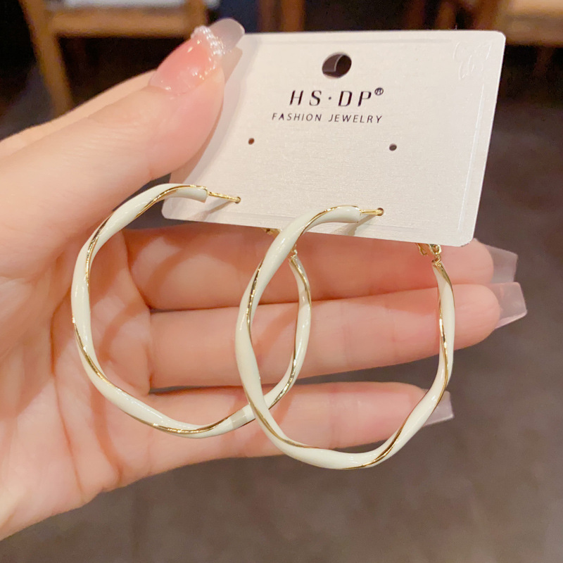 European and American Cross-Border Gold-Plated Design Oil-Drip Spiral Circle Earrings with a Unique Minimalist Style and Personality