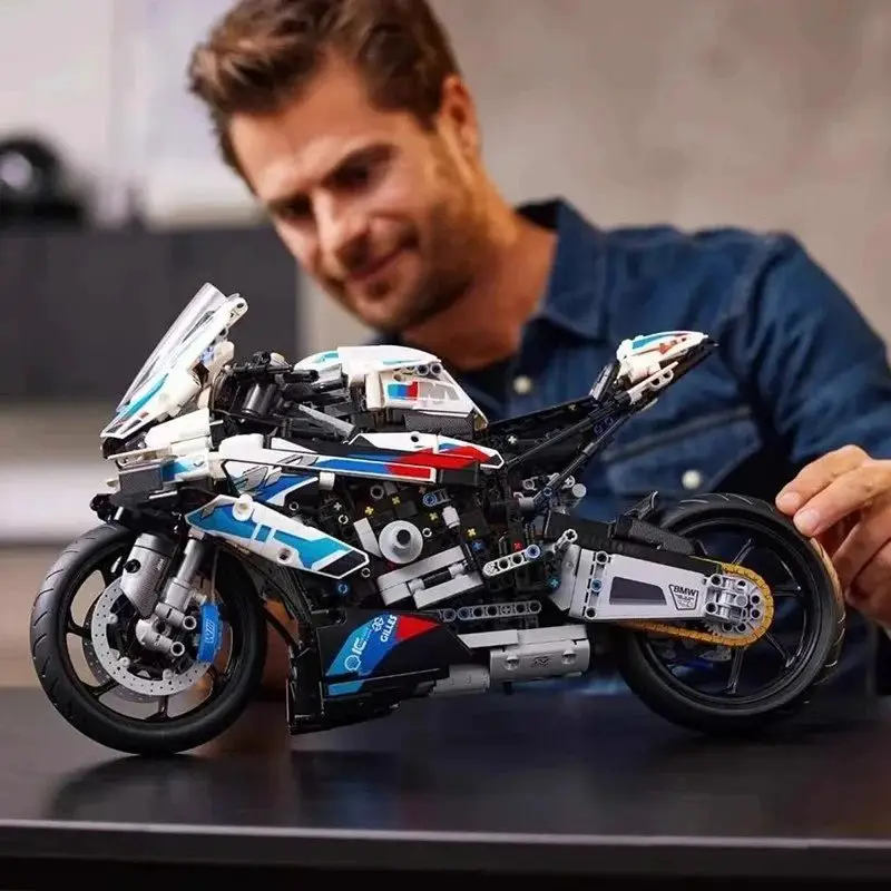 Motorcycle building blocks mechanical group of years of high difficulty boys puzzle assembled model toys