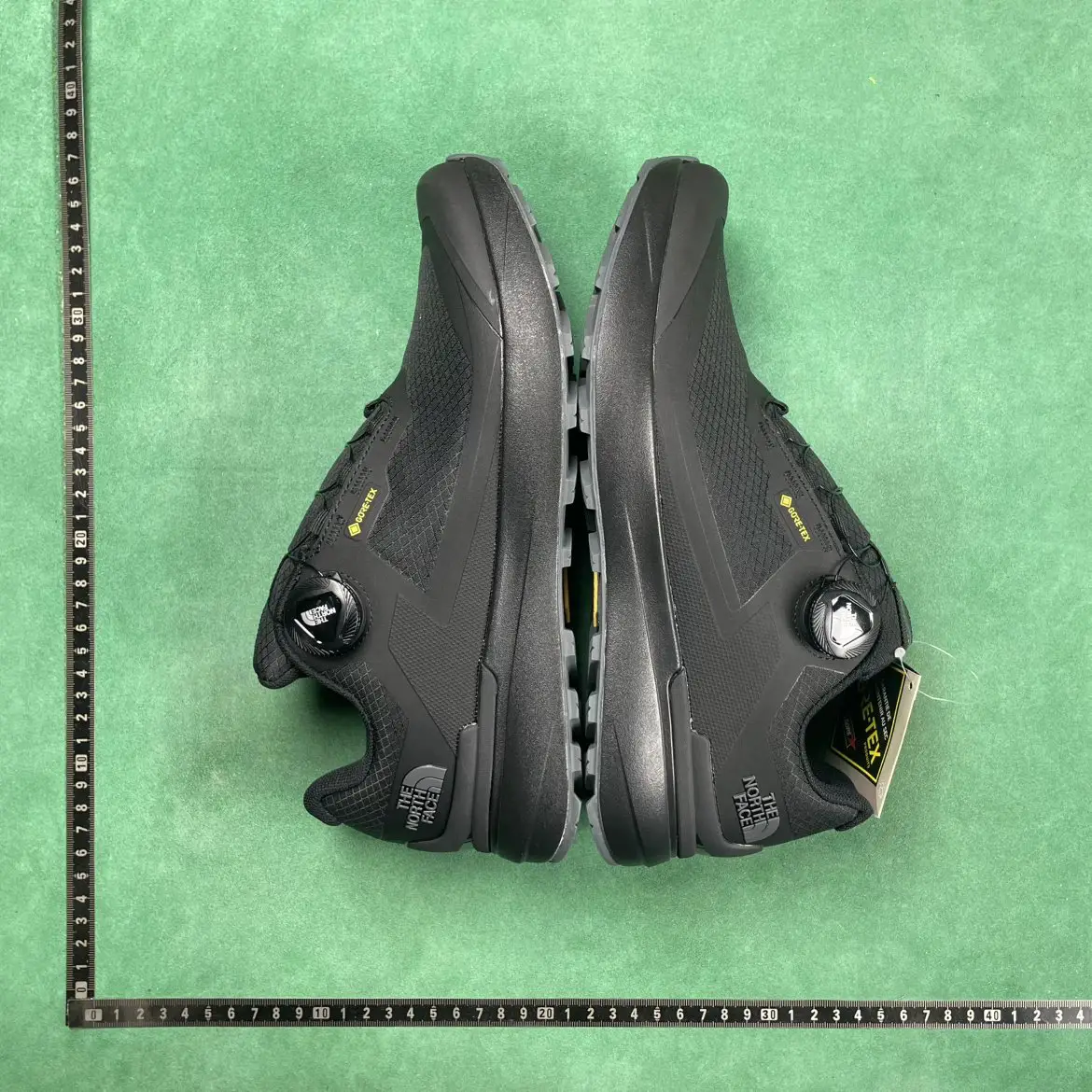 B9D Comfortable, Versatile, and Durable Low-Cut Hiking Shoes