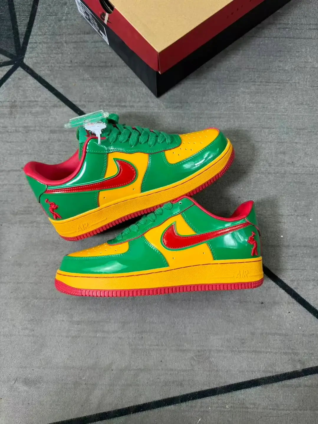 【新款联名 大胆撞色设计 咱们不割肉 可入手】全漆皮打造 空军一号 Lil Yachty x N Air Force 1 Low 舒适百搭 防滑耐磨 低帮 板鞋 男女同款 全新原盒