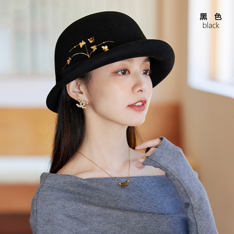 Autumn and winter Korean version of sequins hand-stitched flowers double-sided curled small round hat wool terry beret painter's hat felt hat wholesale