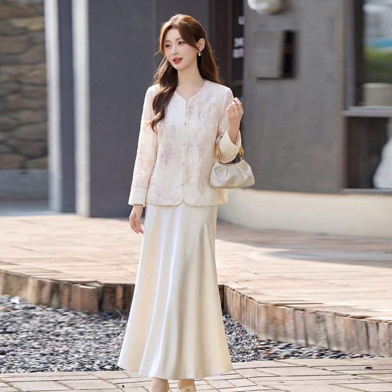 New Chinese-Style Embroidered Top and Lace Satin Skirt Set for Women, 2026 Spring and Autumn New National Style Two-Piece Set