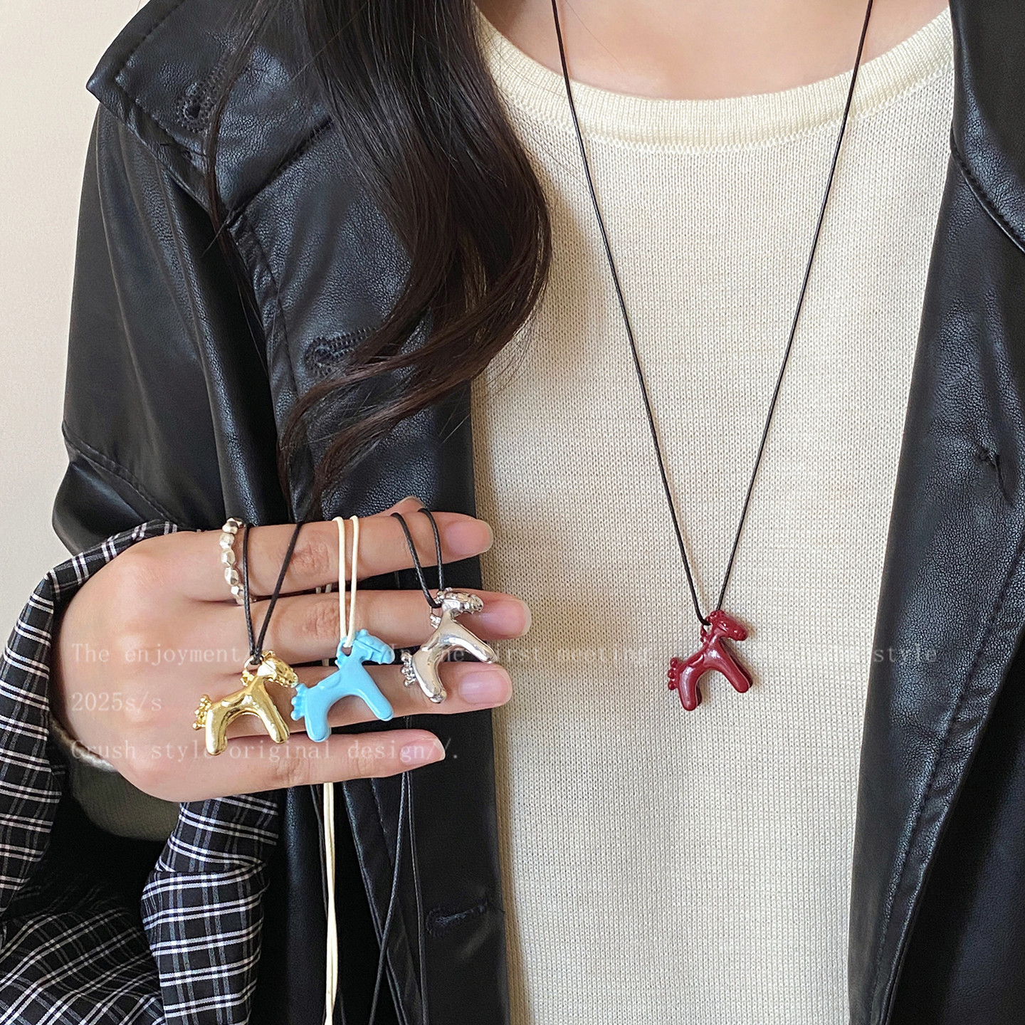 Year of the Horse Necklace! 3D Little Horse Pendant Necklace Wholesale 2026 New Design Accessories Autumn/Winter Sweater Chain for Women