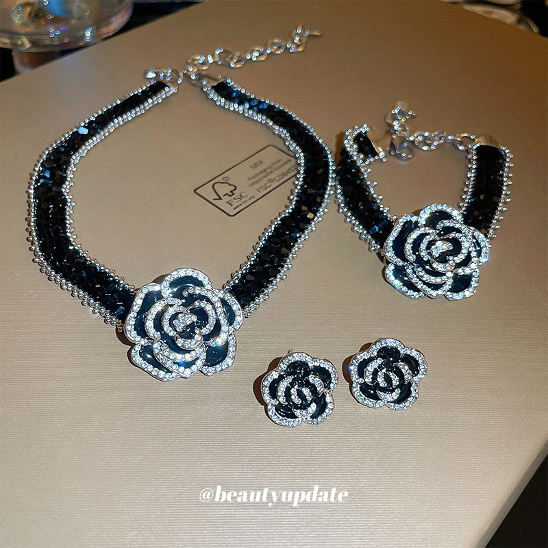 Korean Diamond Camellia Artificial Crystal Necklace Accessible Luxury High-End Clavicle Chain Fashionable Elegant Necklace Necklace