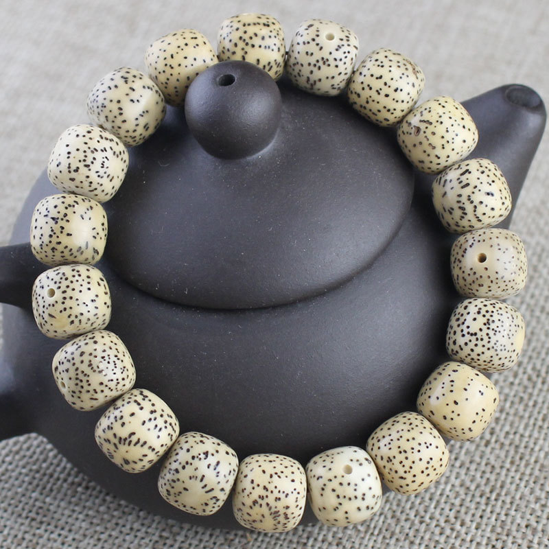 Factory wholesale Wenwan Xingyue Bodhi bracelet Hainan stone Jade Yin leather single ring men and women couple bracelet green ghost