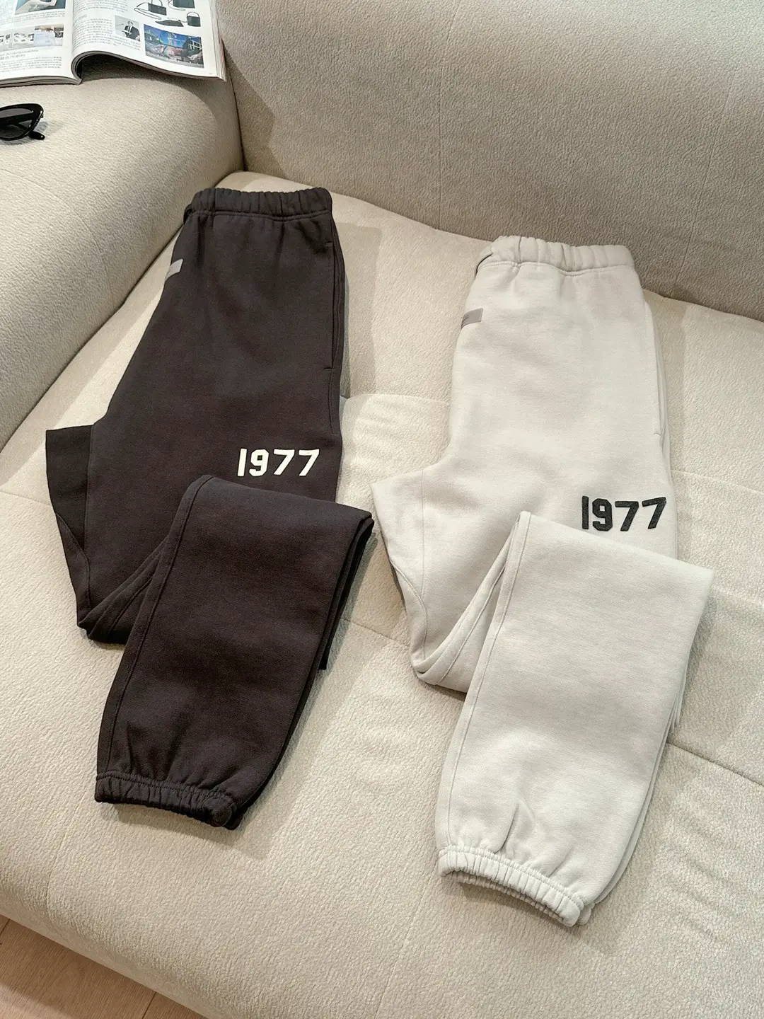 【Hot Sale on Double 11】Essentials Heavyweight Basic Black 1977 Jogger/Straight Leg Sweatpants